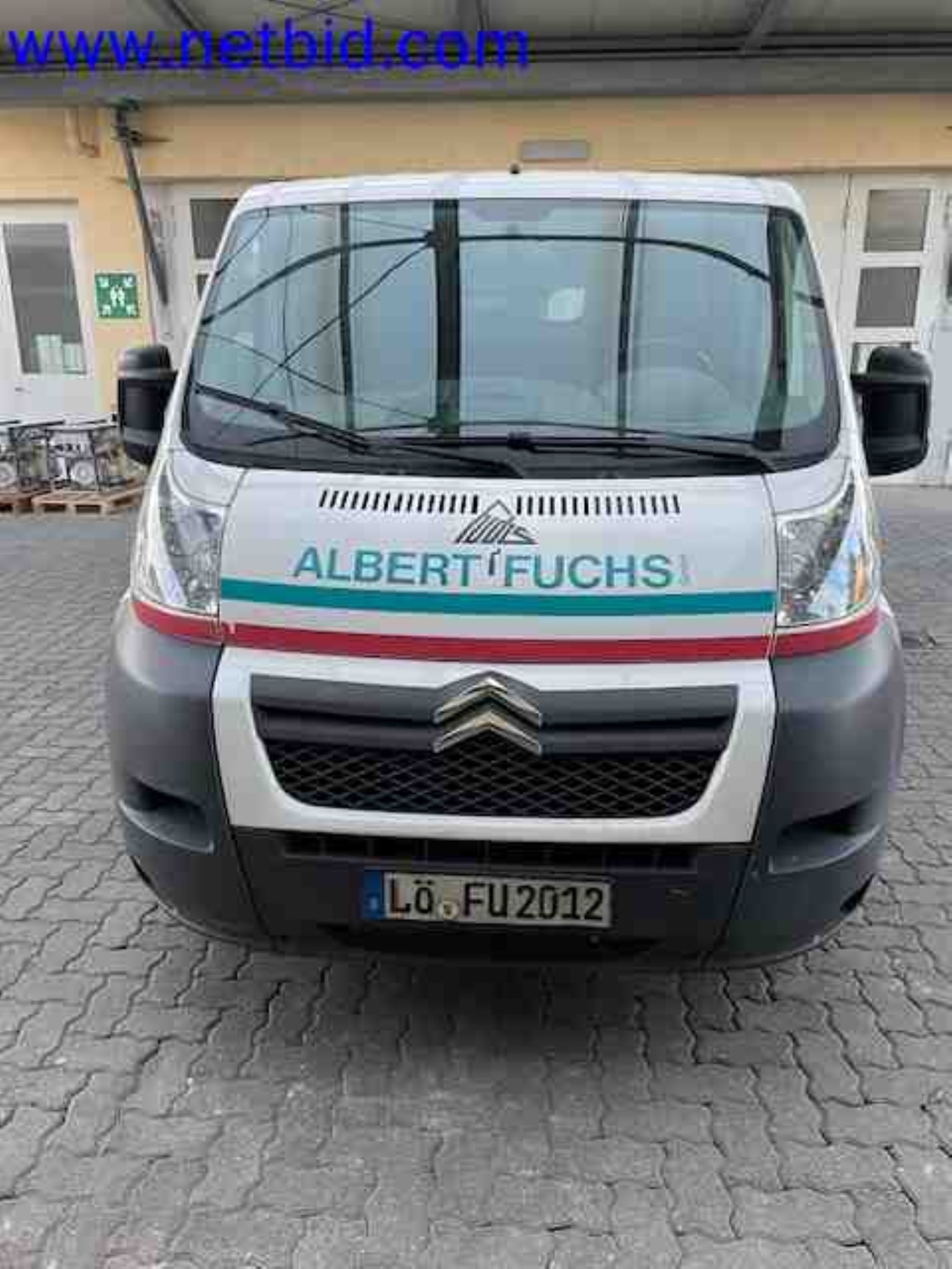 Trucks with loading crane, vans, Dokas with tarpaulin and bows, station wagons, forklift trucks, skips, small equipment, tools-2