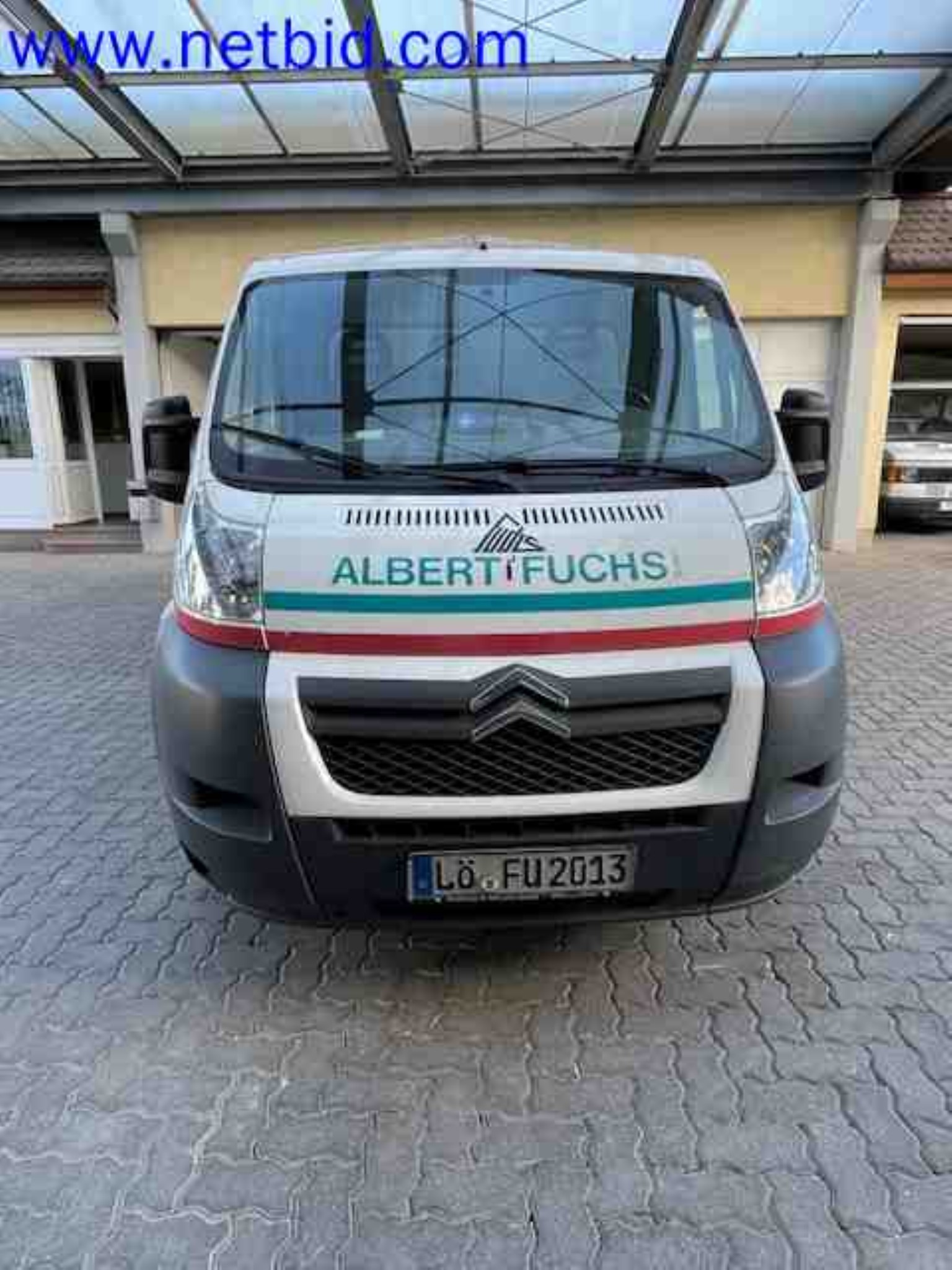 Trucks with loading crane, vans, Dokas with tarpaulin and bows, station wagons, forklift trucks, skips, small equipment, tools-2