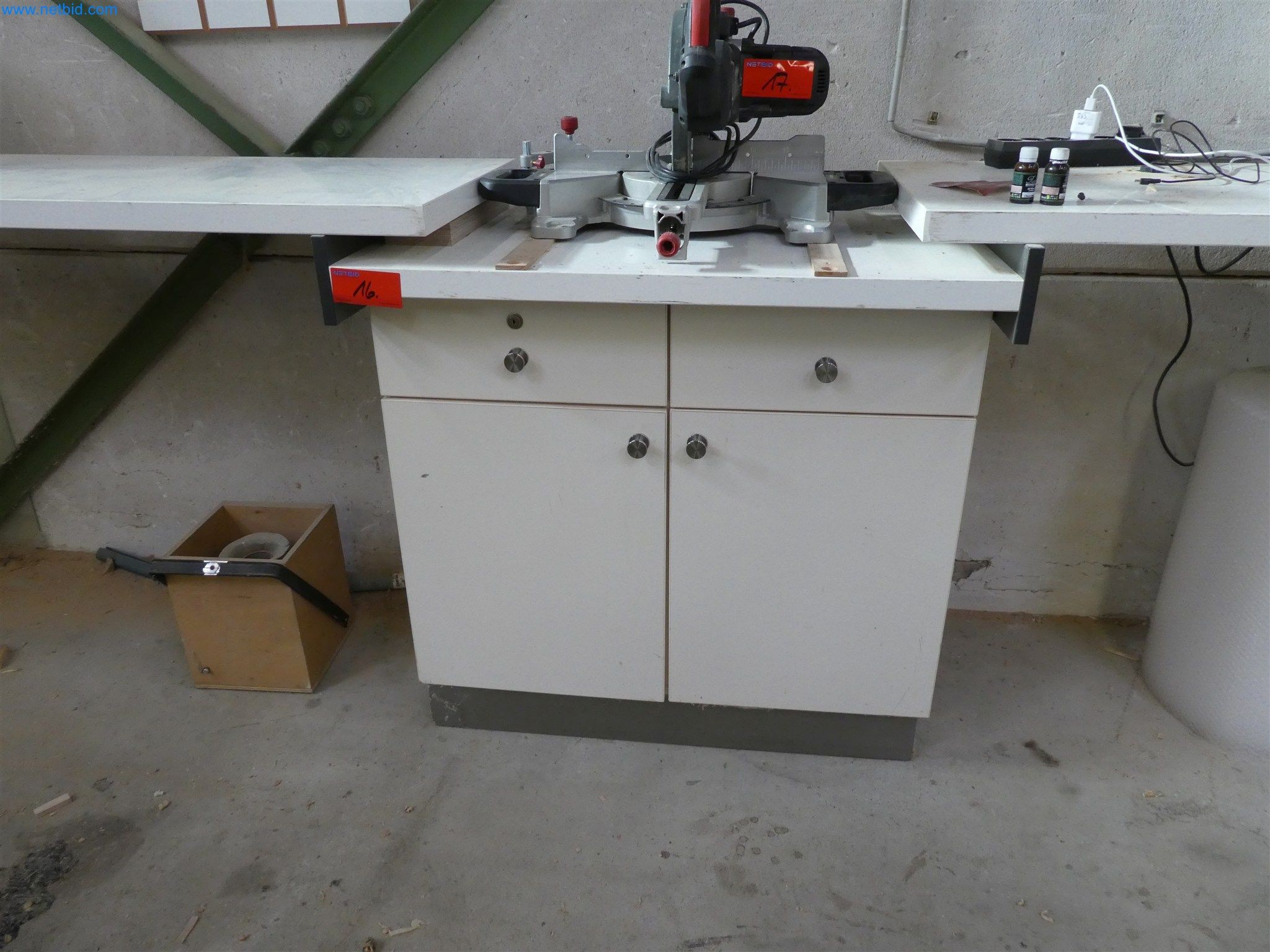 Machines from the carpentry & furniture construction sector-3