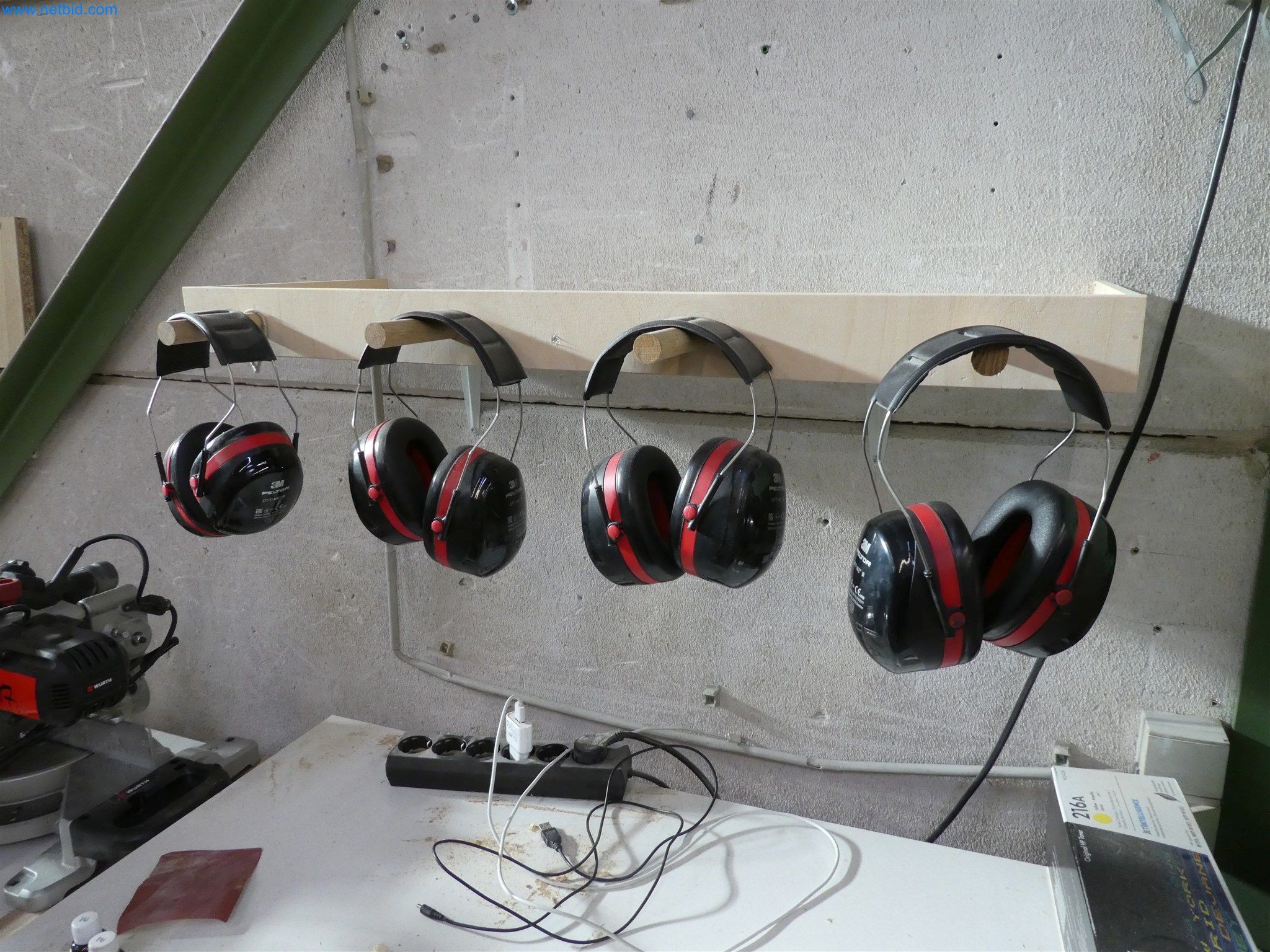 Machines from the carpentry & furniture construction sector-4