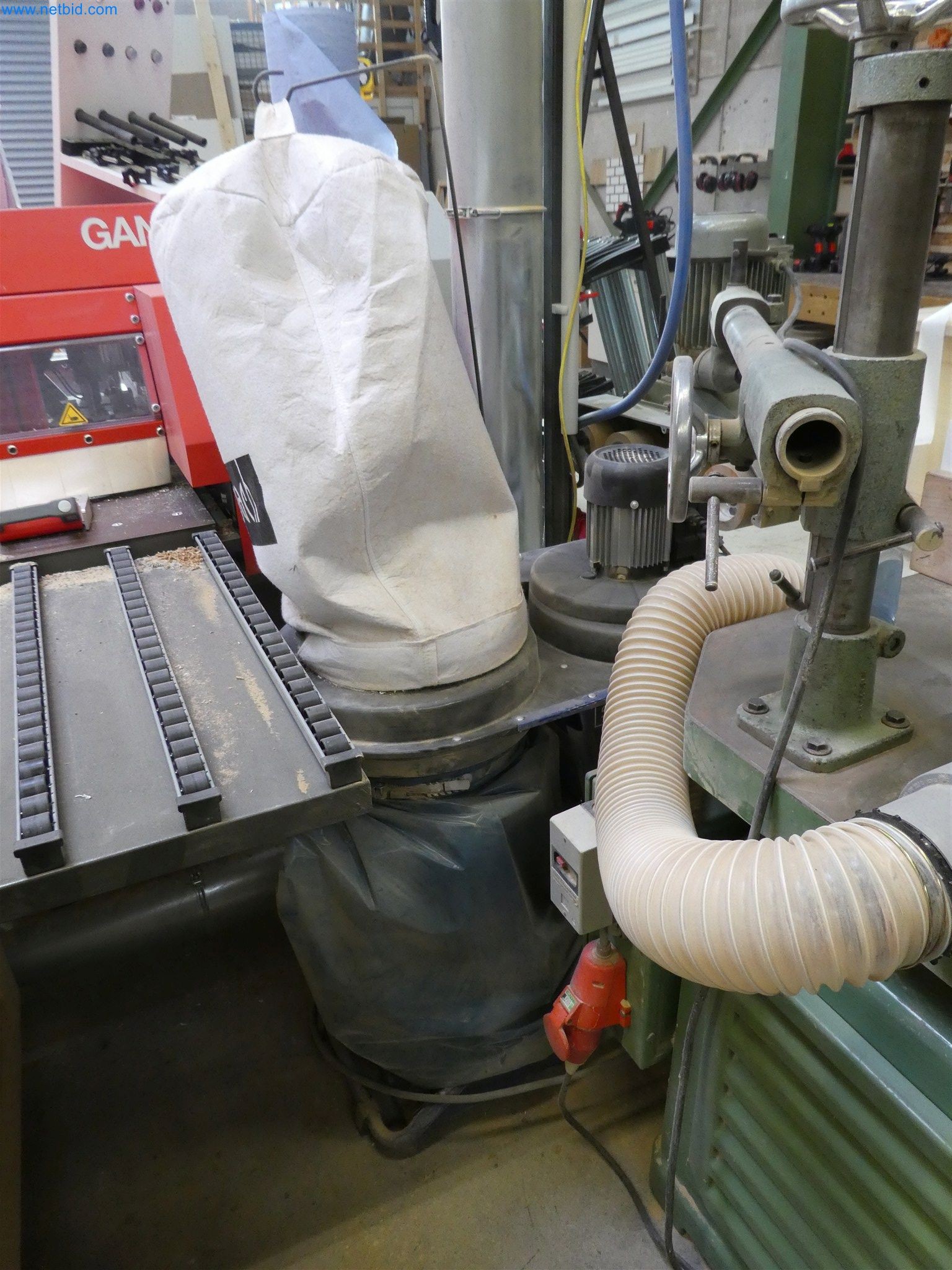 Machines from the carpentry & furniture construction sector-8