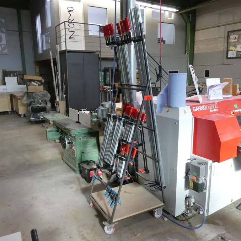 Chariot pour serre-joints