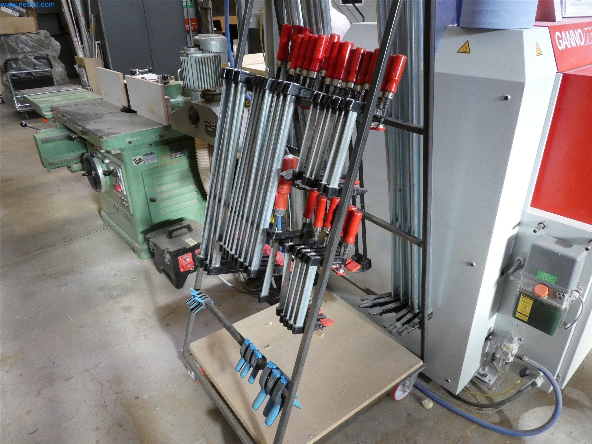 Machines from the carpentry & furniture construction sector-3