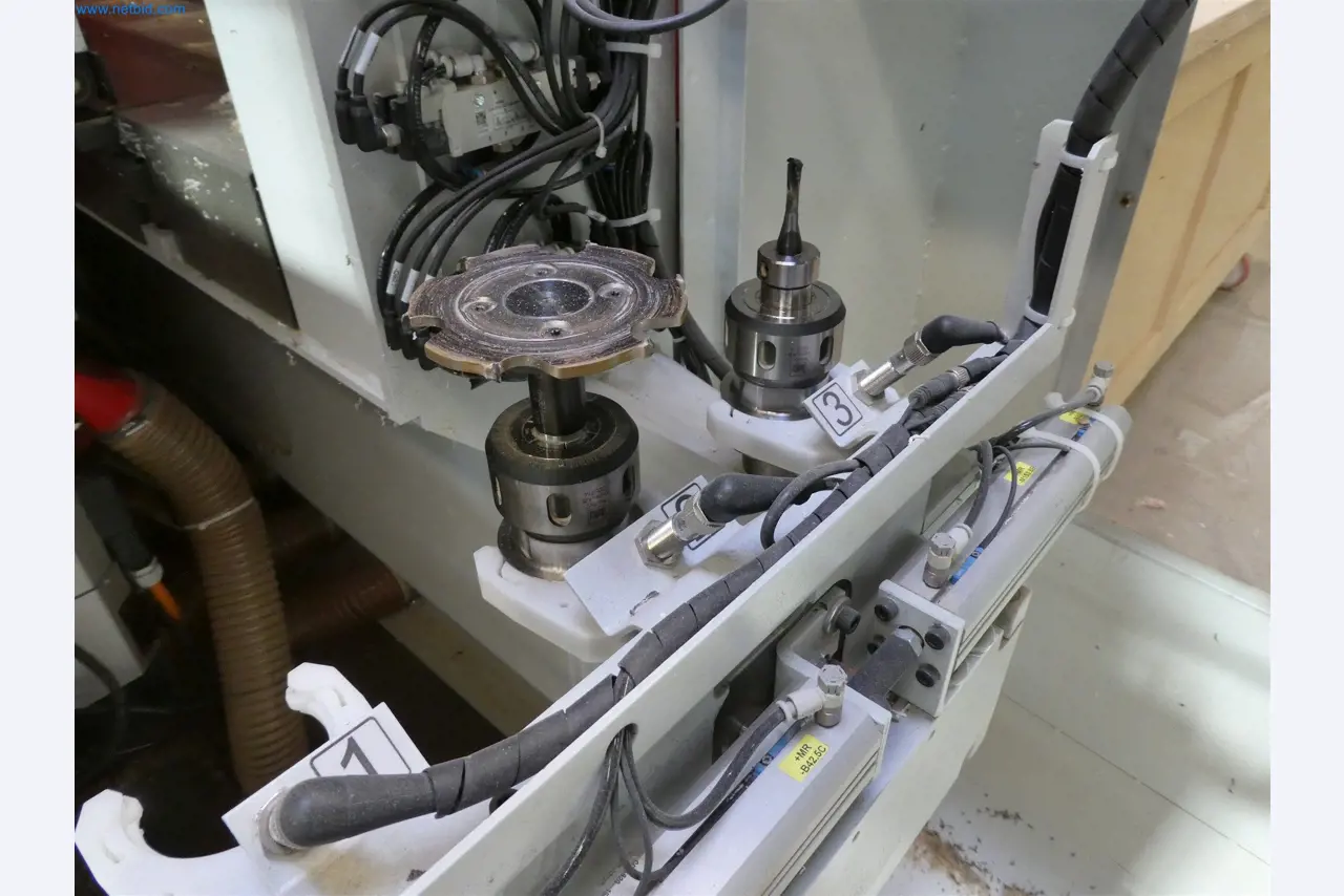 Machines from the carpentry & furniture construction sector-9