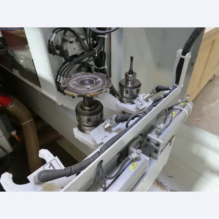 Machines from the carpentry & furniture construction sector-9