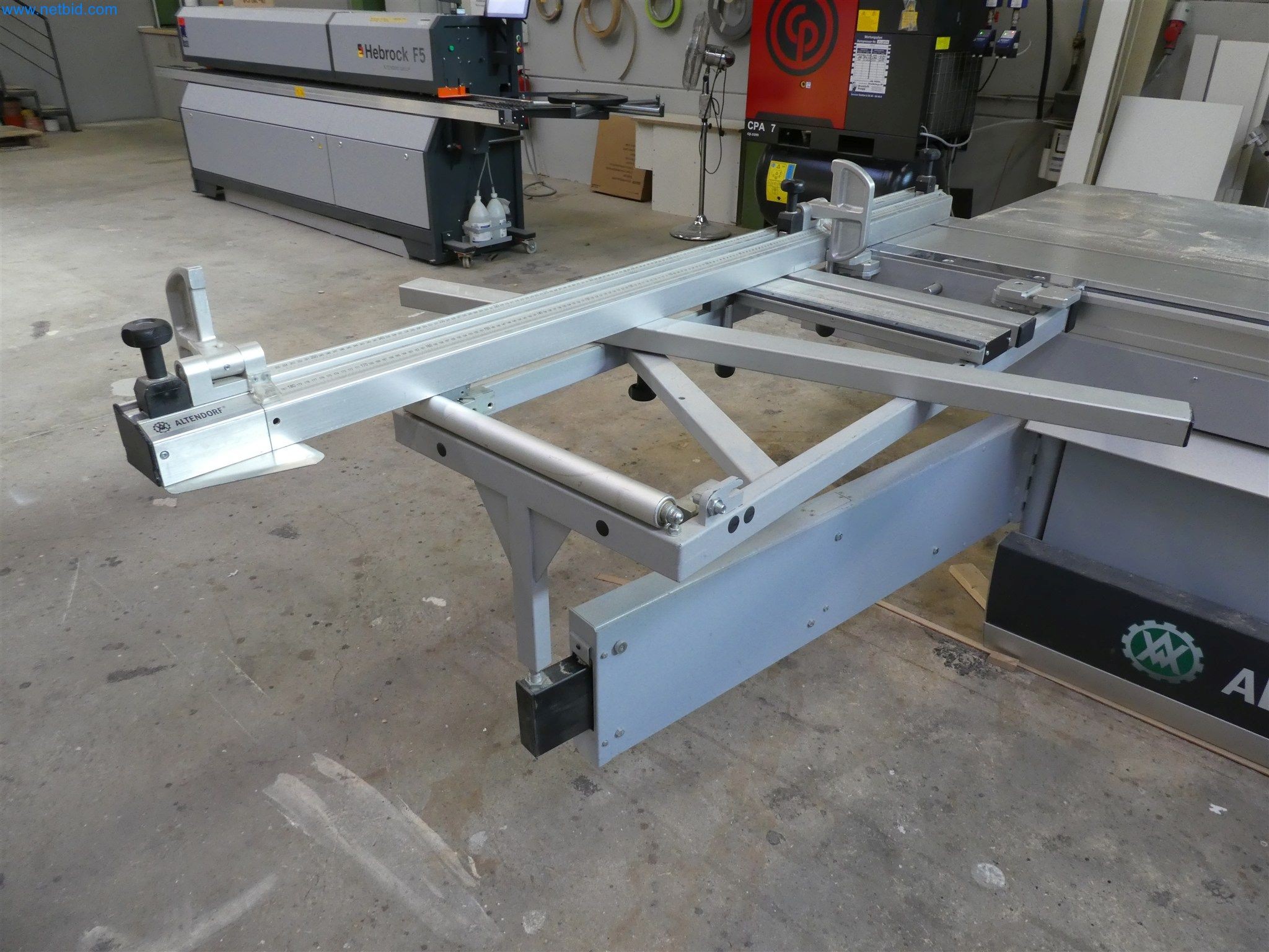 Machines from the carpentry & furniture construction sector-8