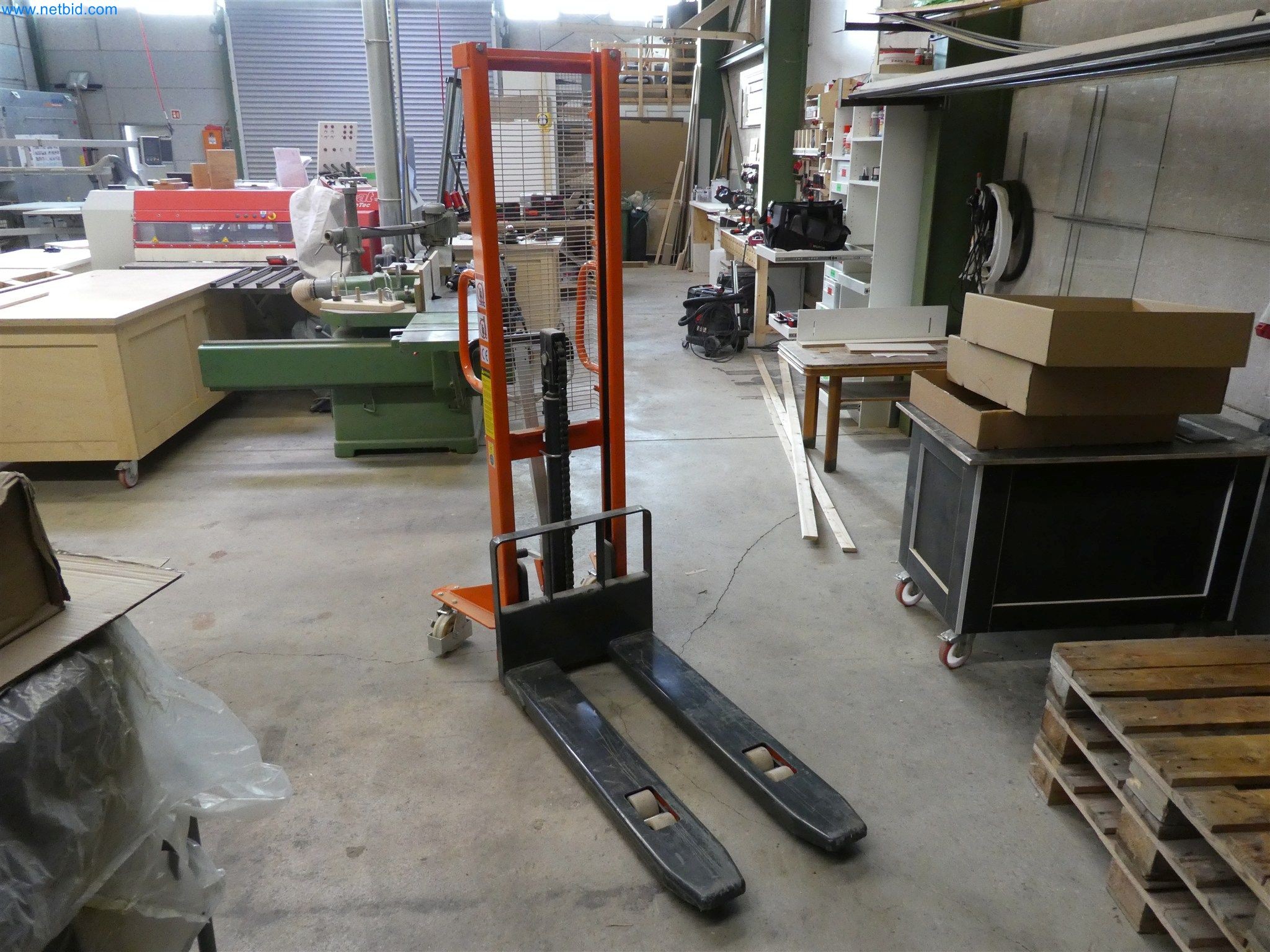 Machines from the carpentry & furniture construction sector-2