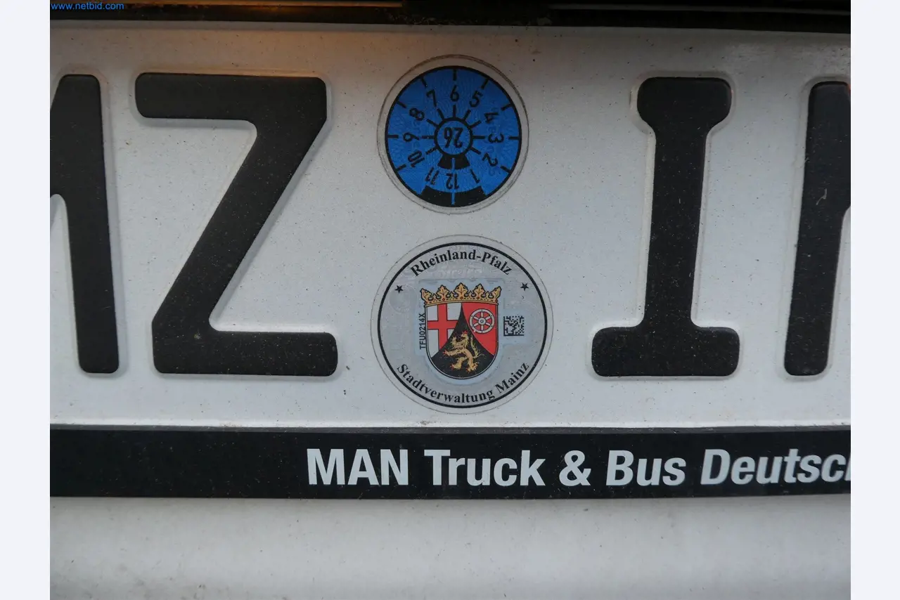 Machines du secteur de la menuiserie et de l'ameublement-16