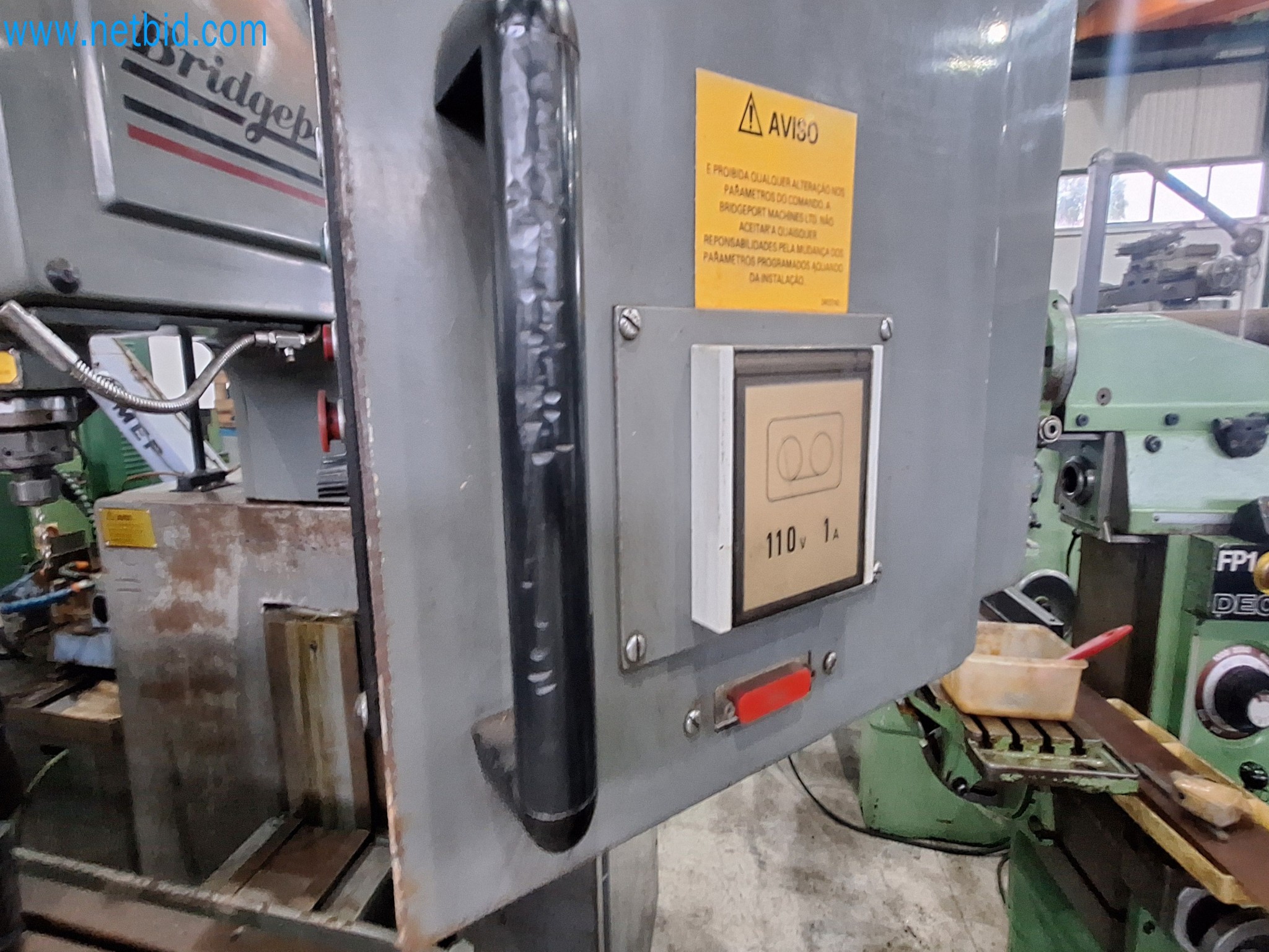 Vários veículos a motor-12