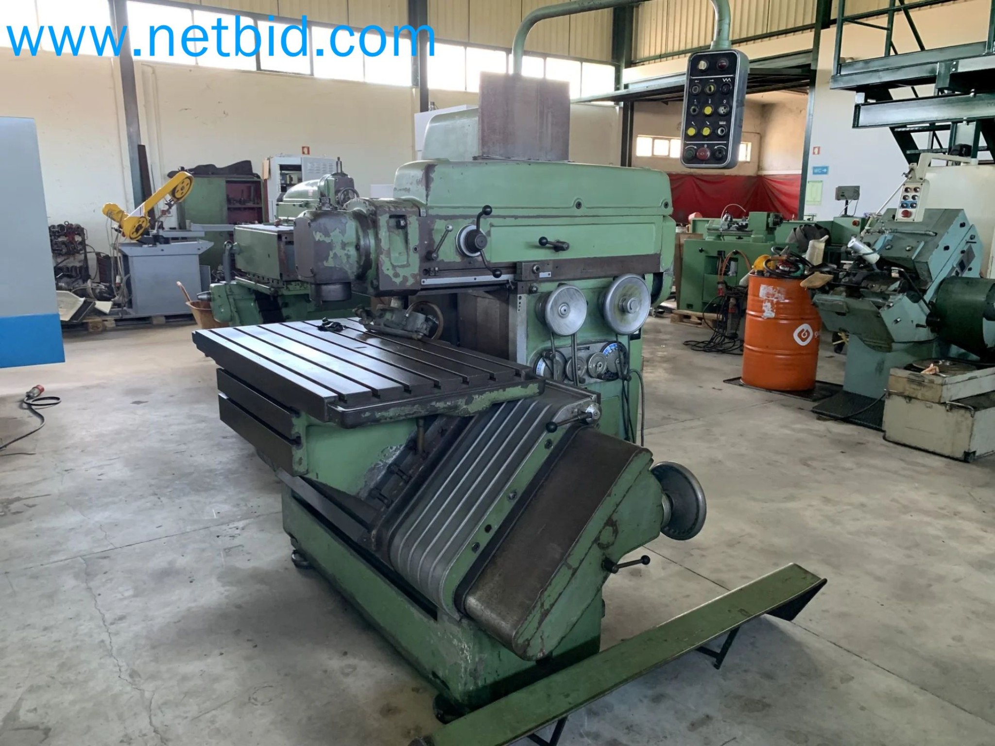 Vários veículos a motor-1