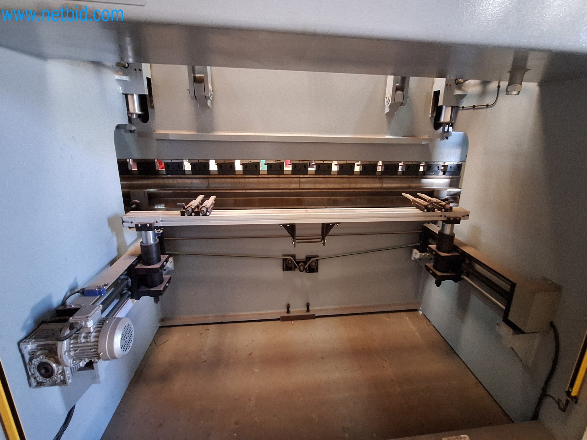 Vários veículos a motor-4