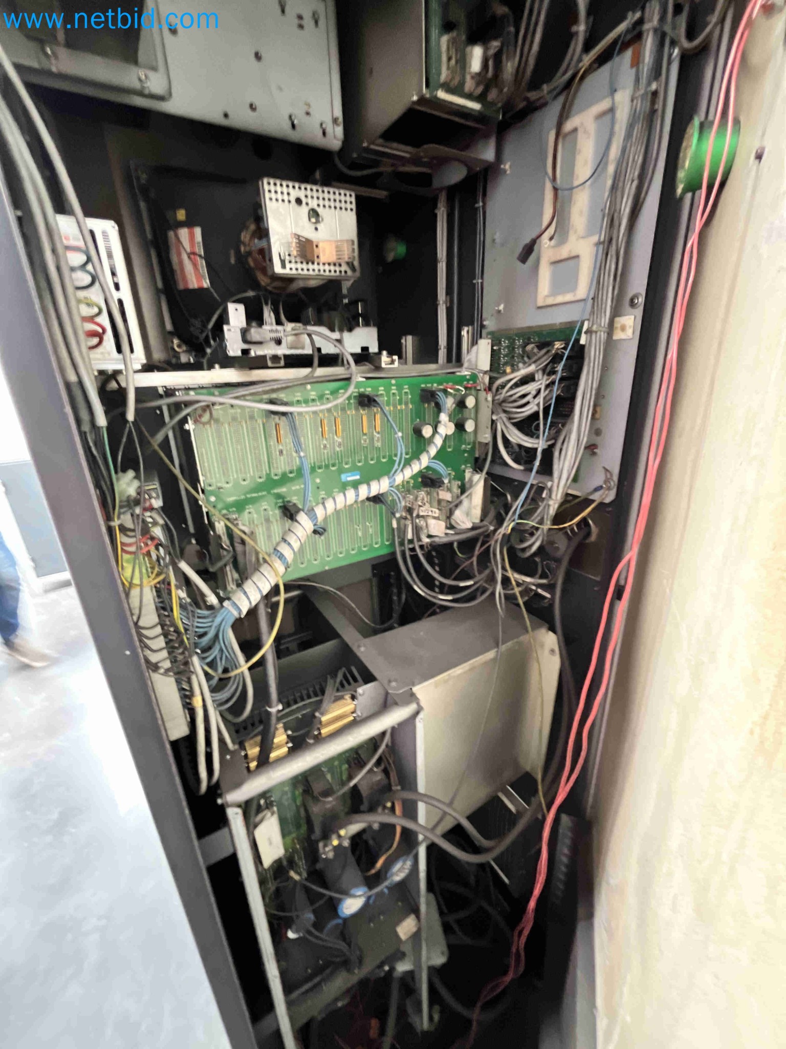 Auktion von Metallbearbeitungsmaschinen aus mehreren Unternehmensschließungen in Portugal-11