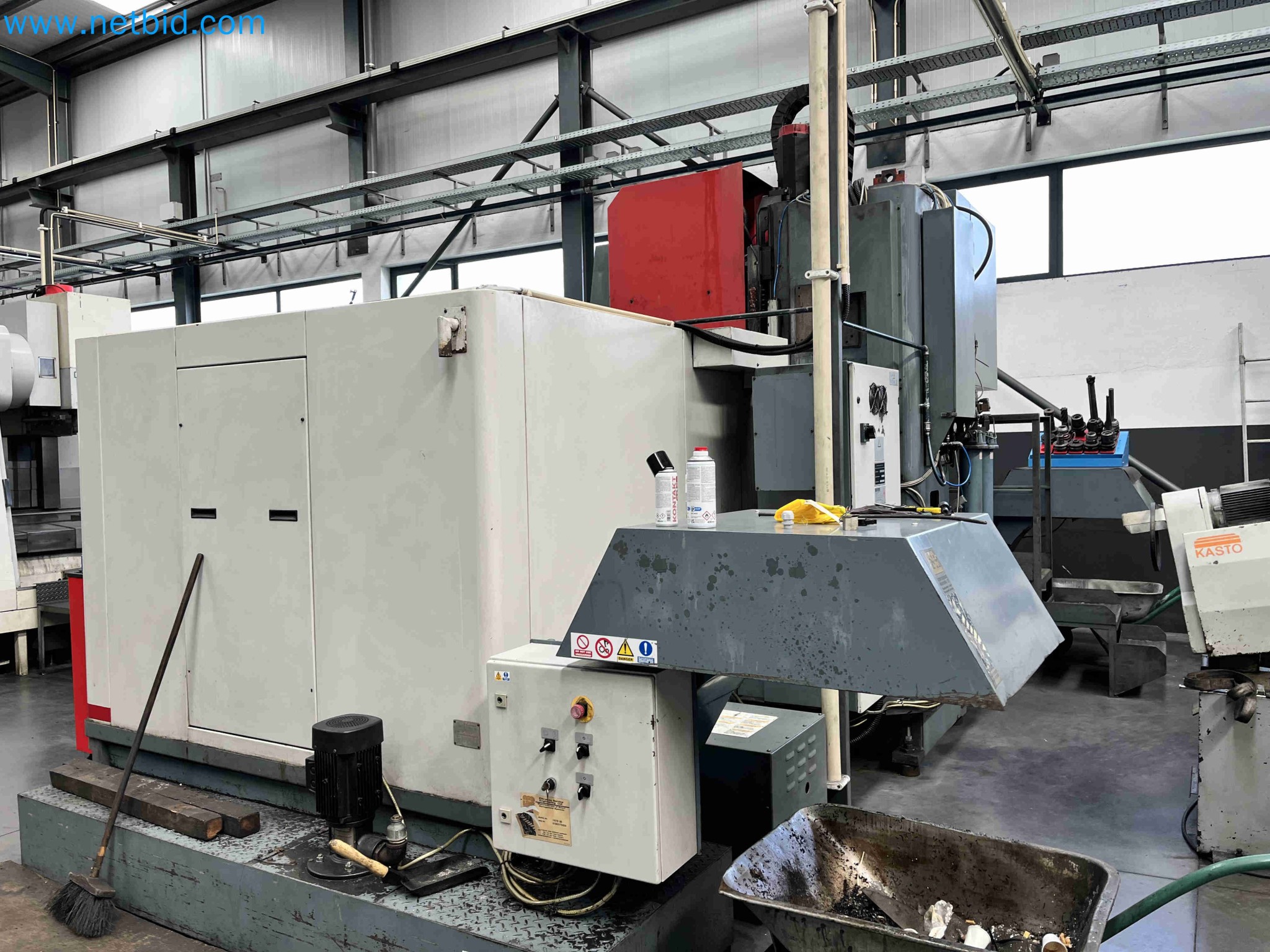 Aukce kovozpracujících stroju z nekolika uzavrených podniku v Portugalsku-21