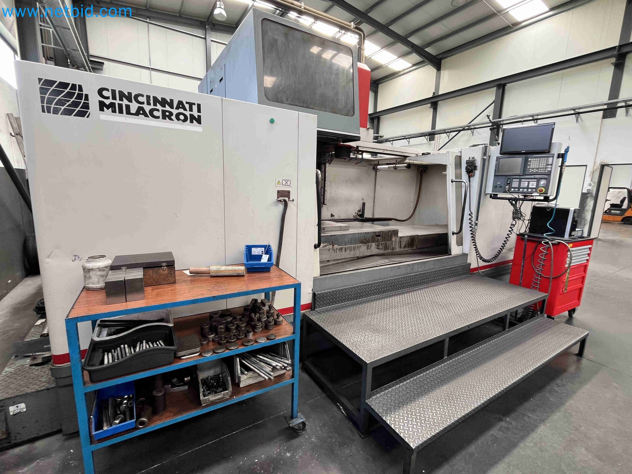 Aukce kovozpracujících stroju z nekolika uzavrených podniku v Portugalsku-2