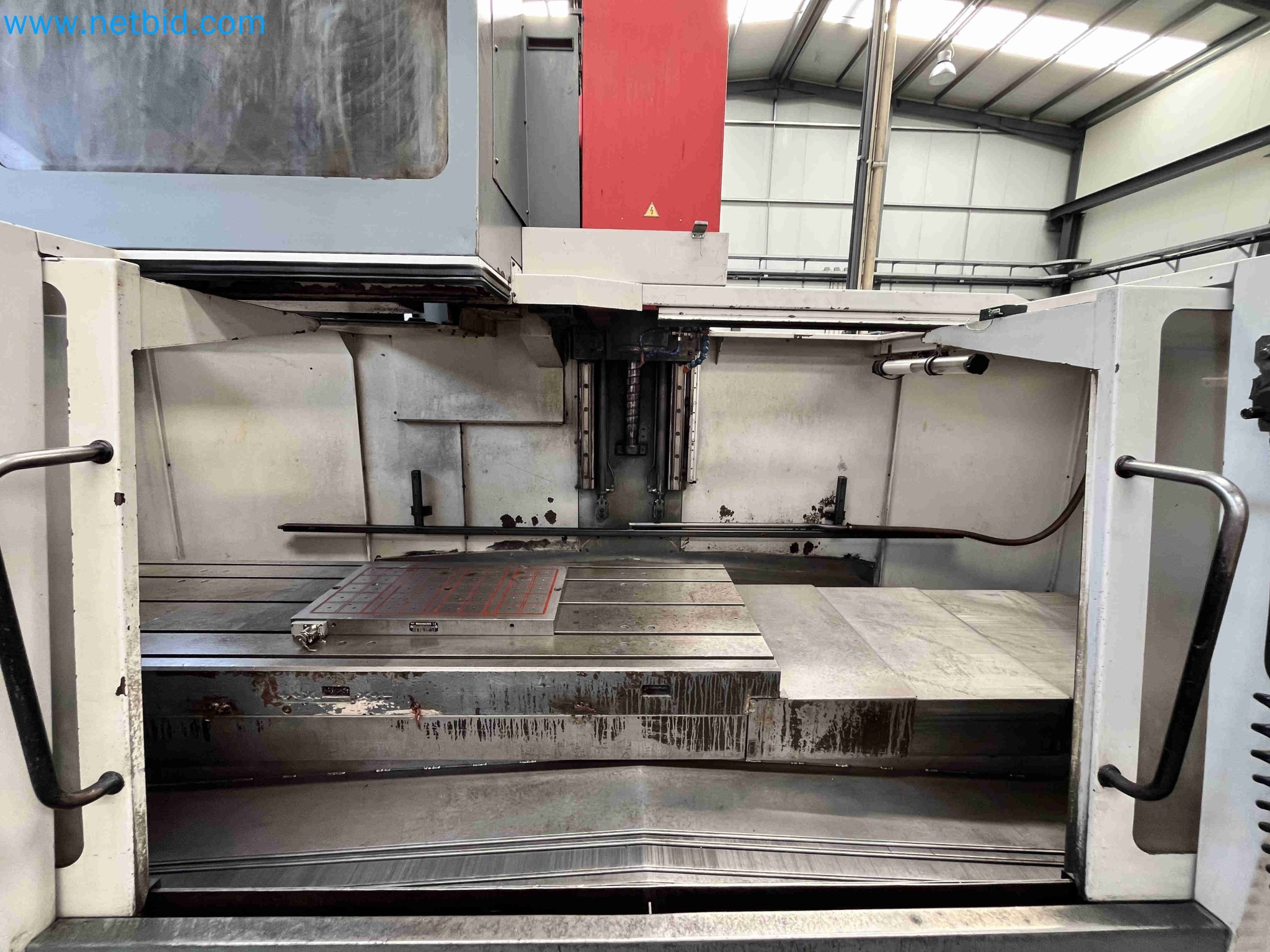 Aukce kovozpracujících stroju z nekolika uzavrených podniku v Portugalsku-3