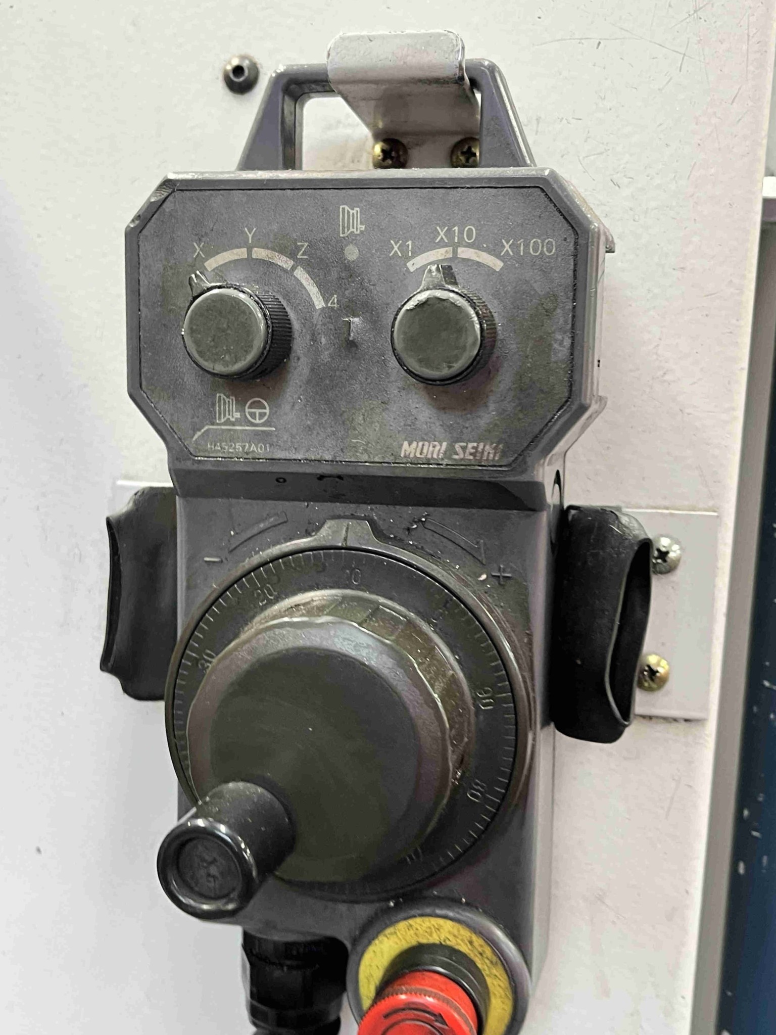 Aukce kovozpracujících stroju z nekolika uzavrených podniku v Portugalsku-7