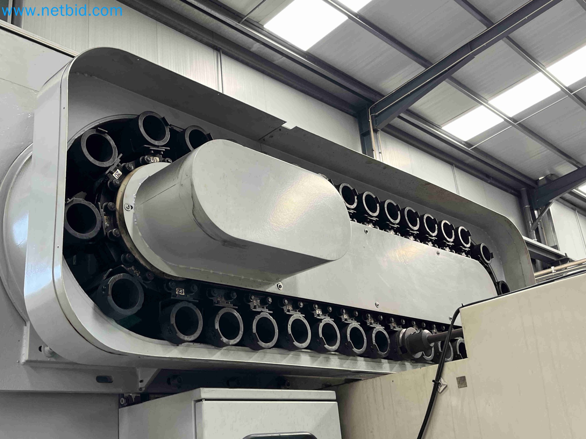 Vente aux enchères de machines-outils provenant de plusieurs fermetures d'entreprises au Portugal-21