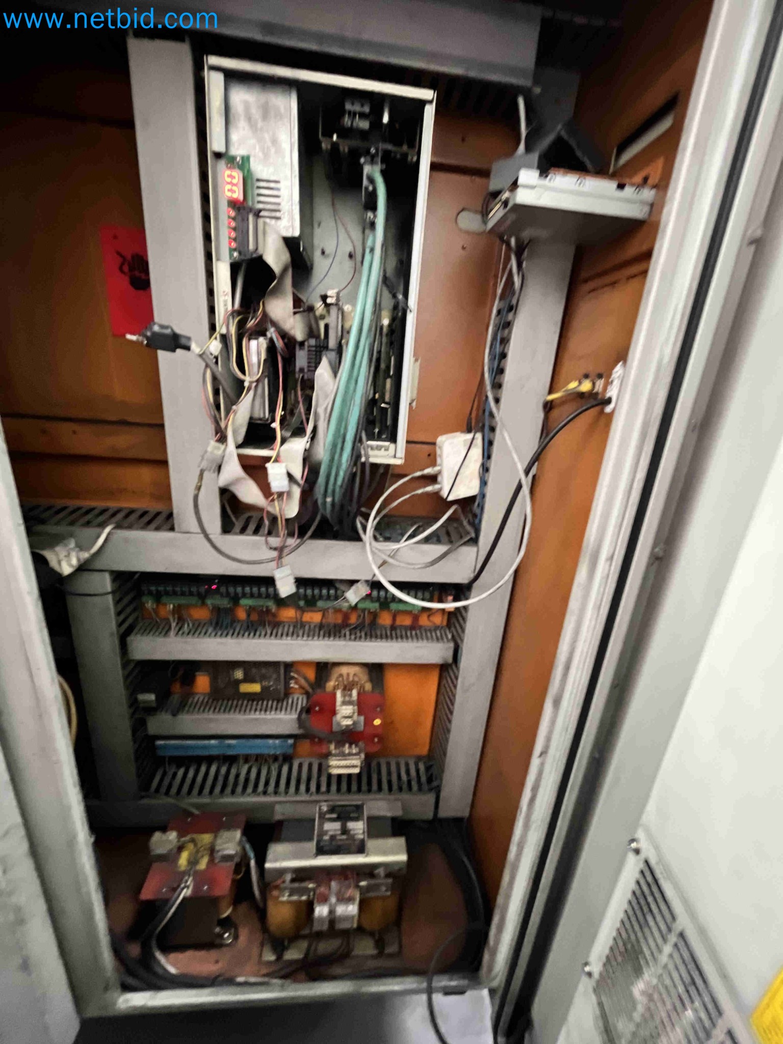 Subasta de maquinaria metalúrgica proveniente de varios cierres empresariales en Portugal-20