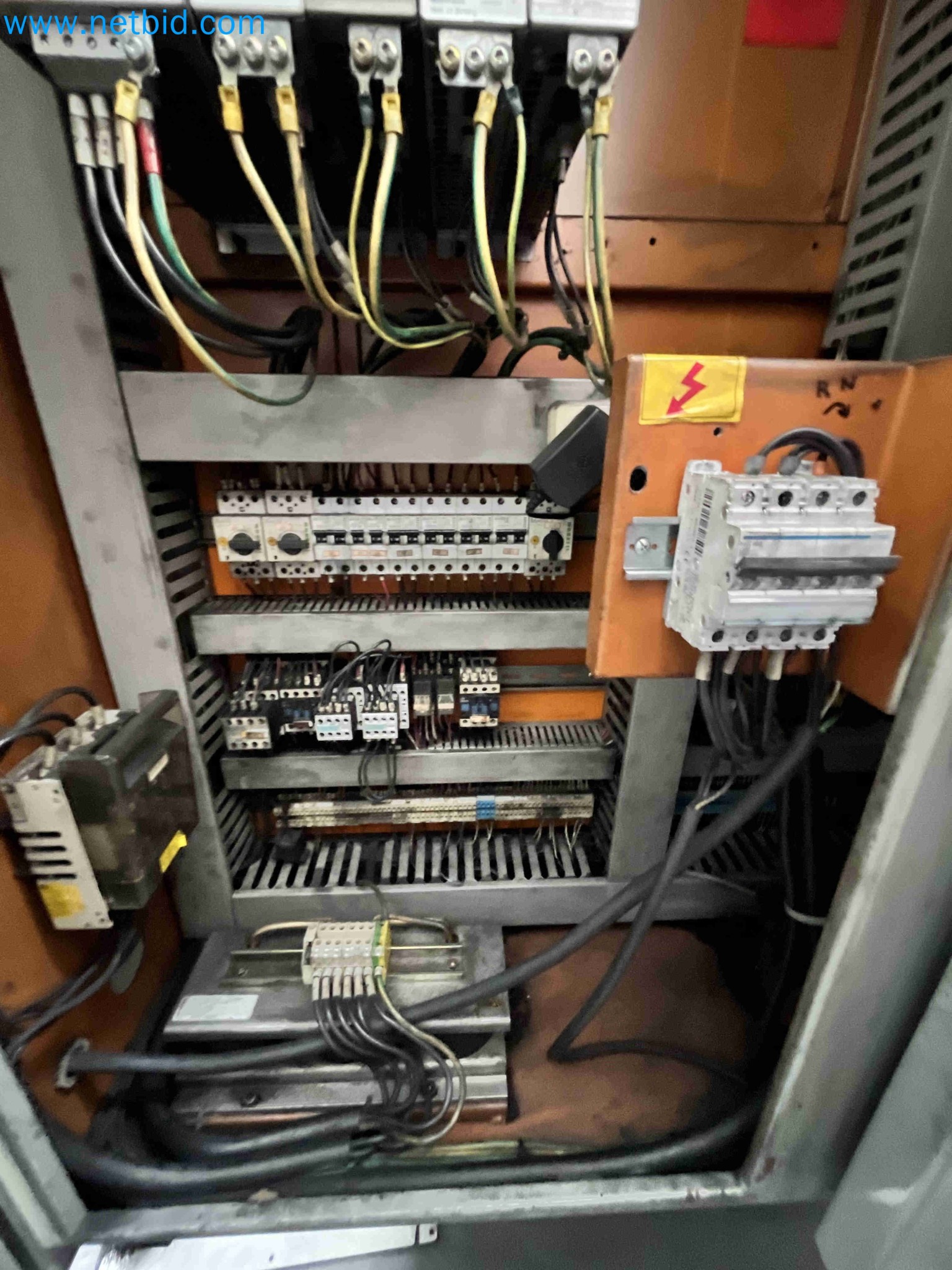 Subasta de maquinaria metalúrgica proveniente de varios cierres empresariales en Portugal-24