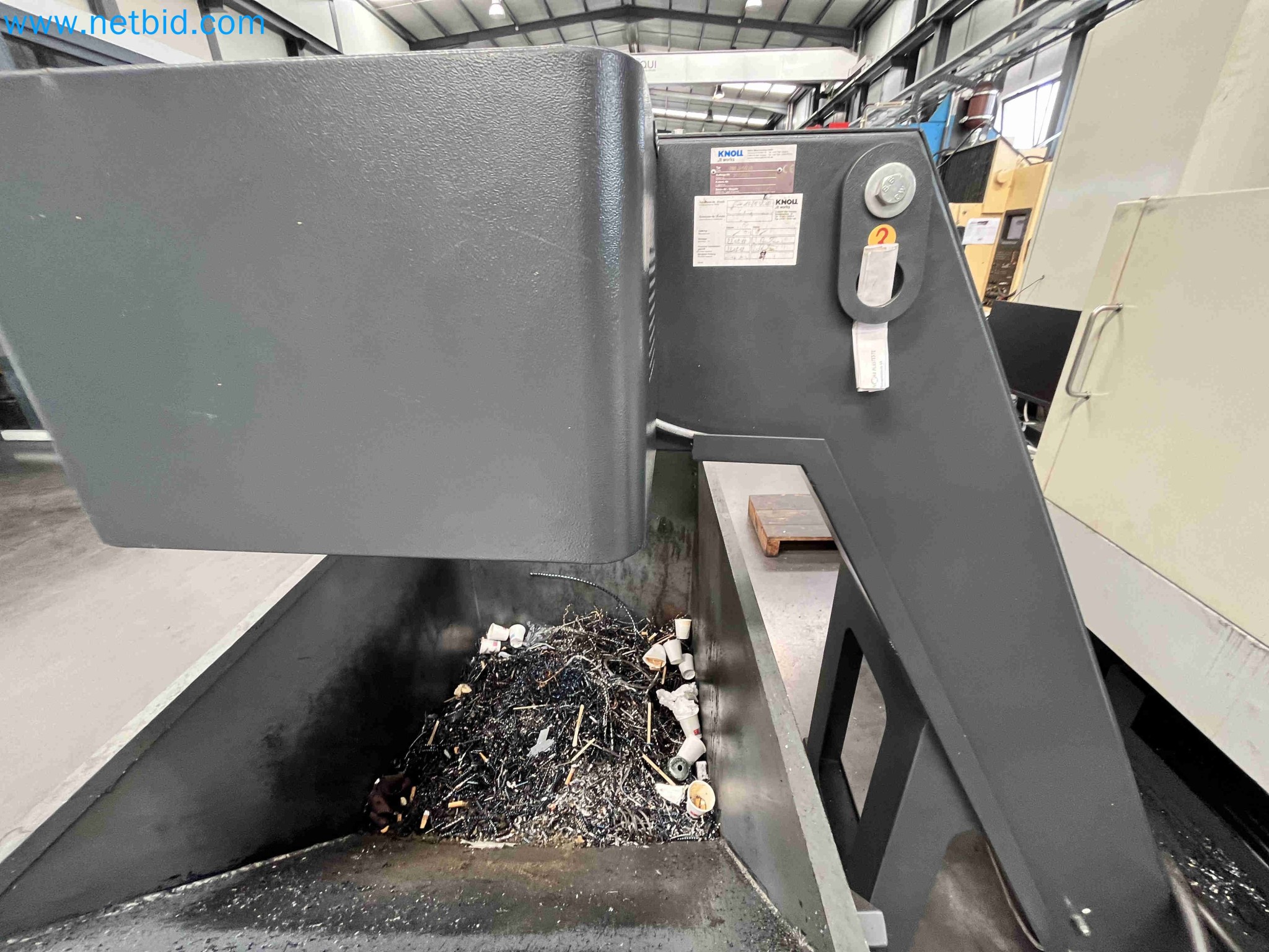 Aukce kovozpracujících stroju z nekolika uzavrených podniku v Portugalsku-20