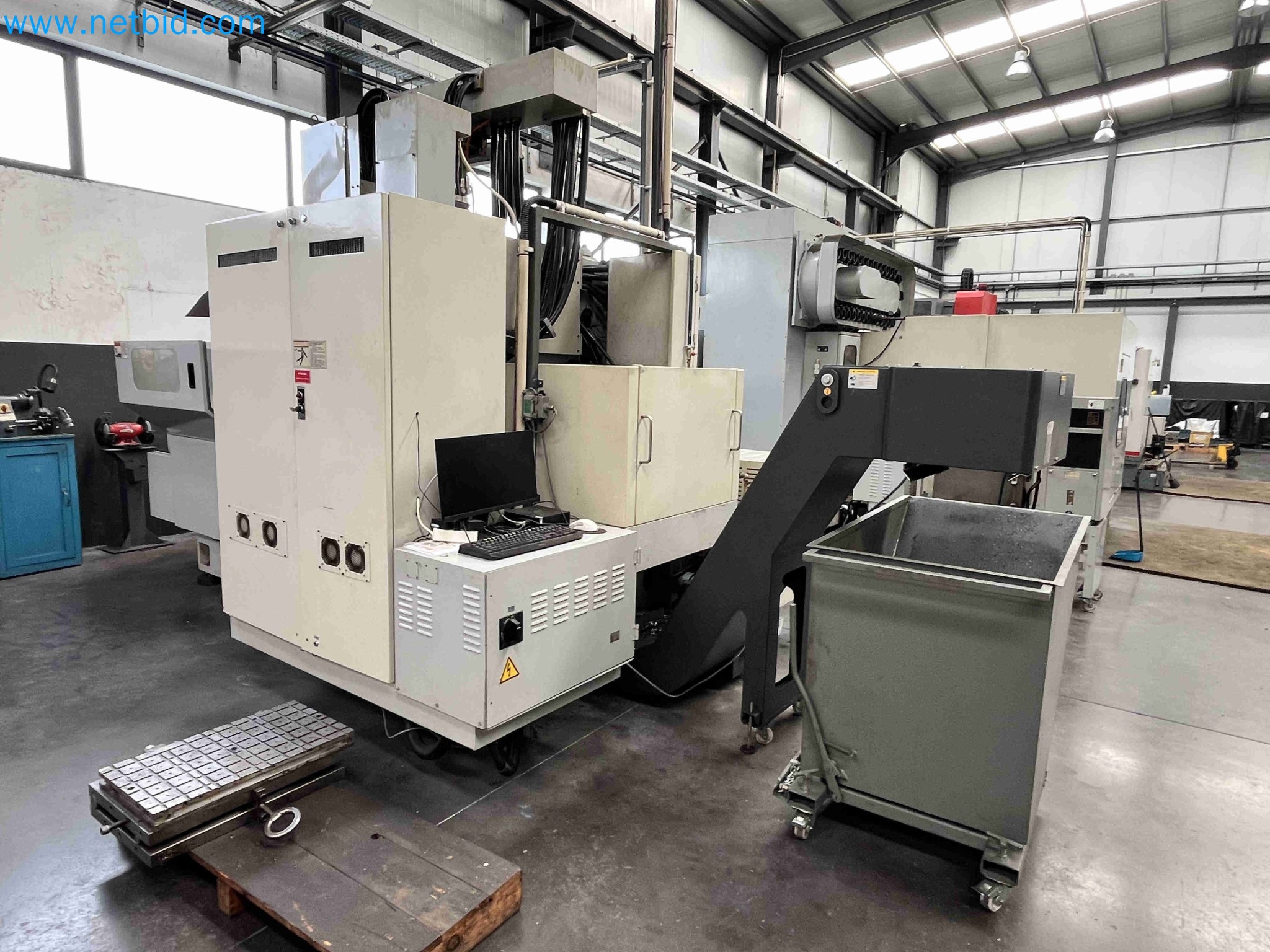 Aukce kovozpracujících stroju z nekolika uzavrených podniku v Portugalsku-3