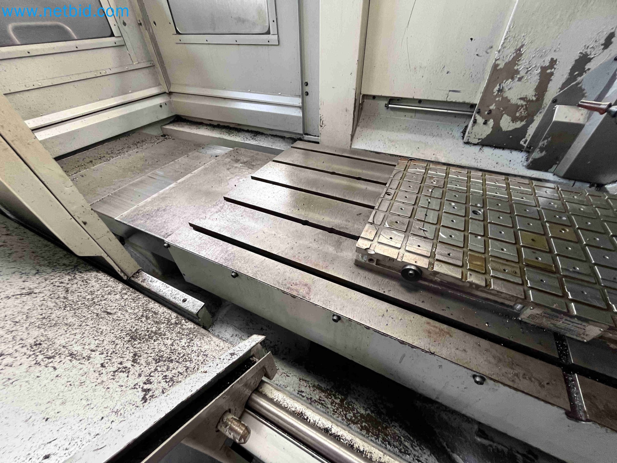 Aukce kovozpracujících stroju z nekolika uzavrených podniku v Portugalsku-8