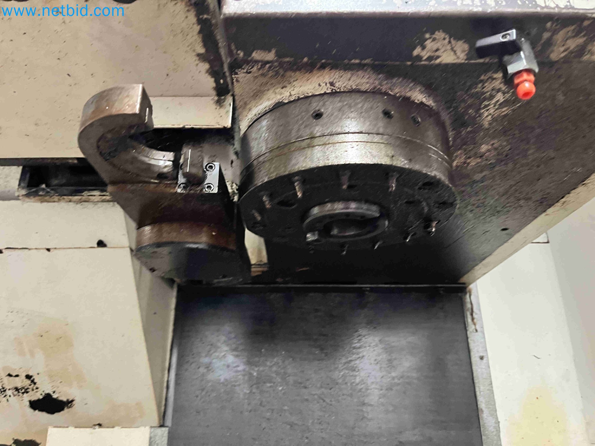 Vente aux enchères de machines-outils provenant de plusieurs fermetures d'entreprises au Portugal-7