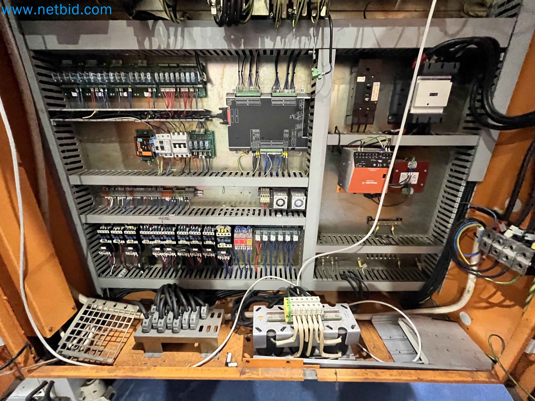 Dražba strojev za obdelavo kovin iz vec zaprtih podjetij na Portugalskem-36