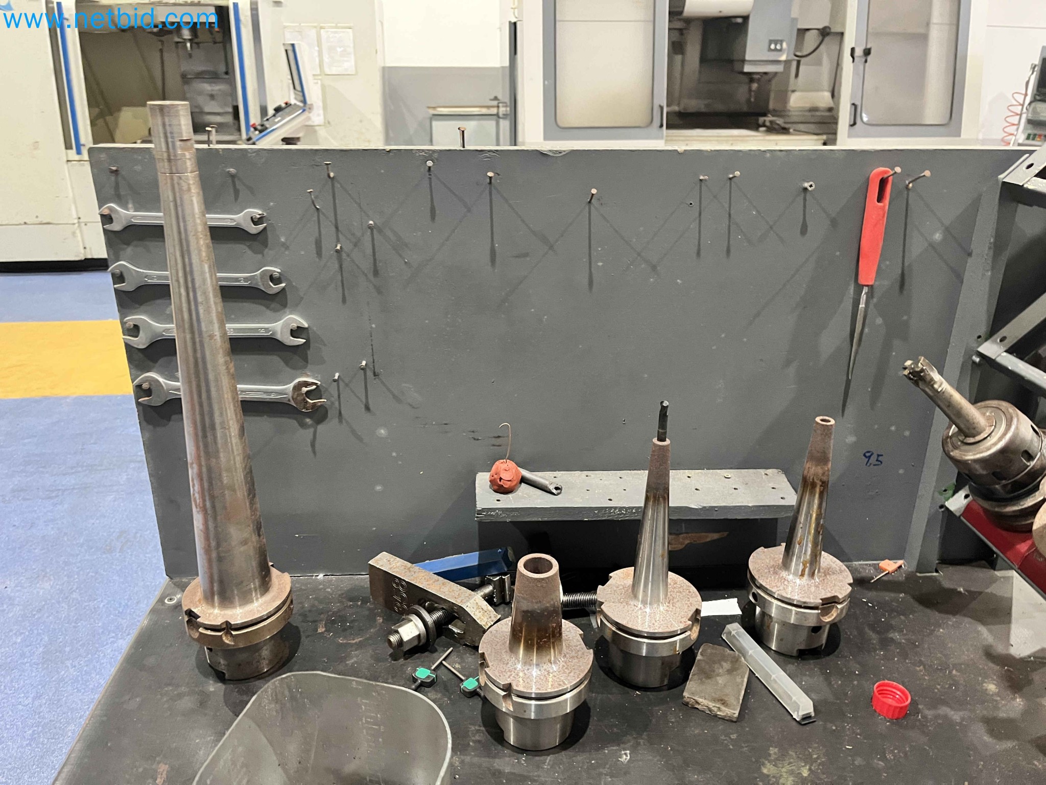 Dražba strojev za obdelavo kovin iz vec zaprtih podjetij na Portugalskem-40