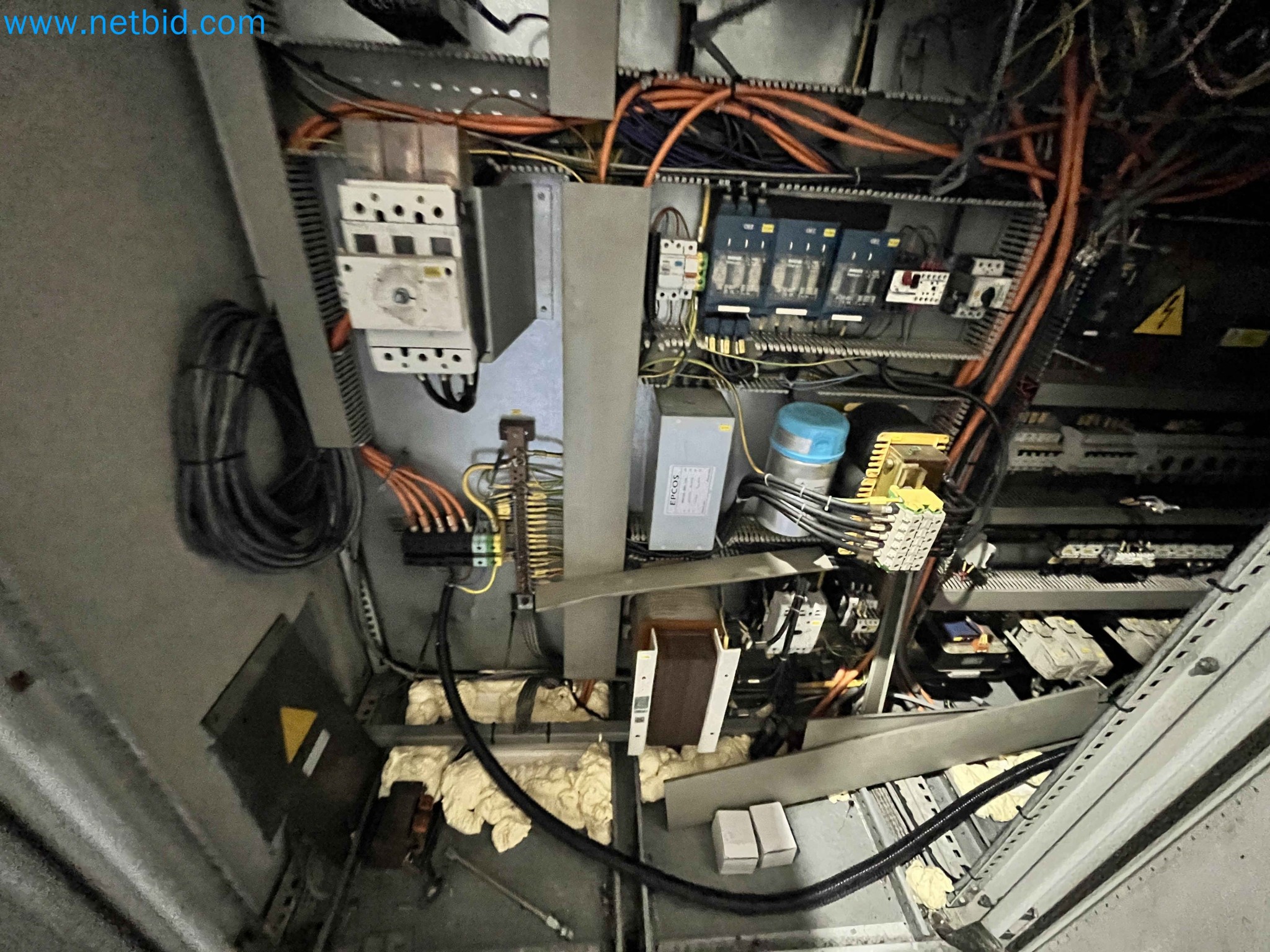 Subasta de maquinaria metalúrgica proveniente de varios cierres empresariales en Portugal-38