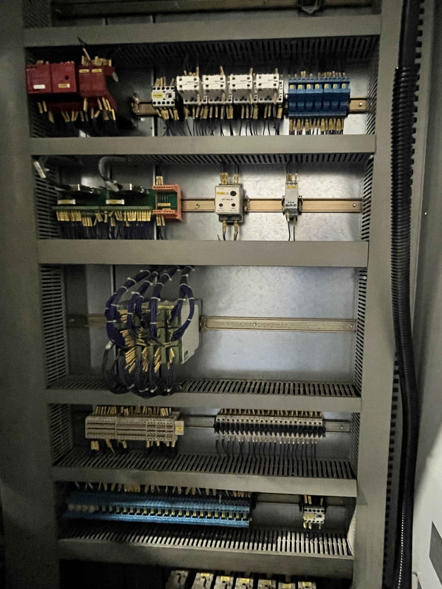 Subasta de maquinaria metalúrgica proveniente de varios cierres empresariales en Portugal-43