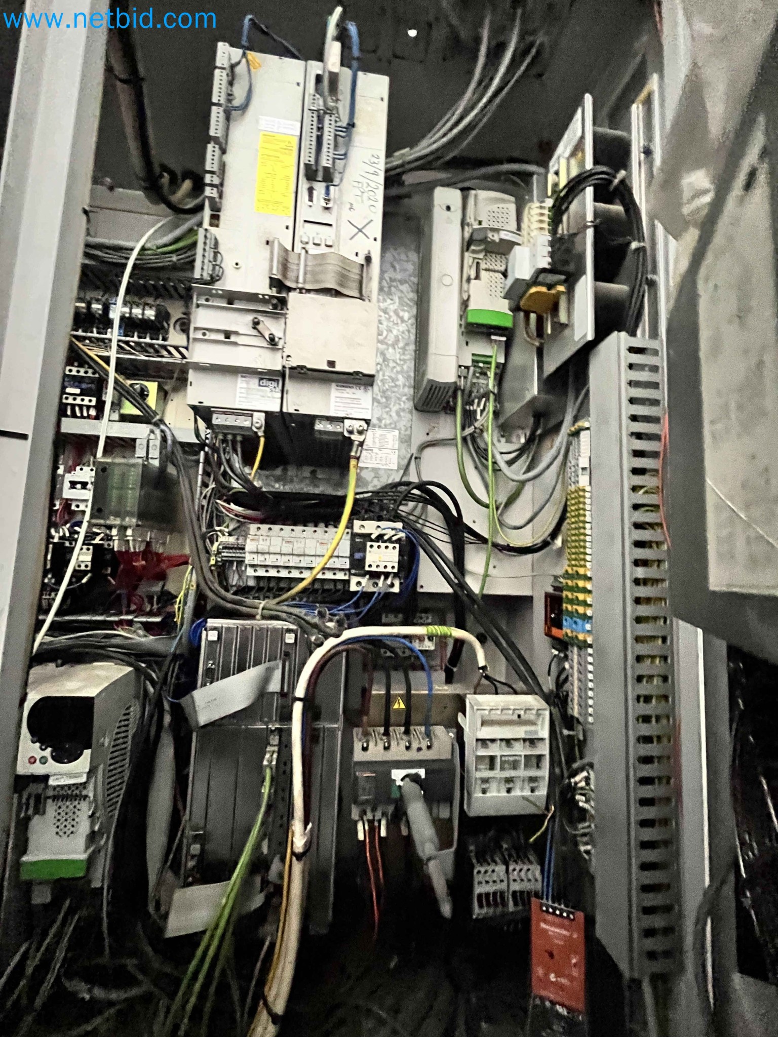 Dražba strojev za obdelavo kovin iz vec zaprtih podjetij na Portugalskem-24