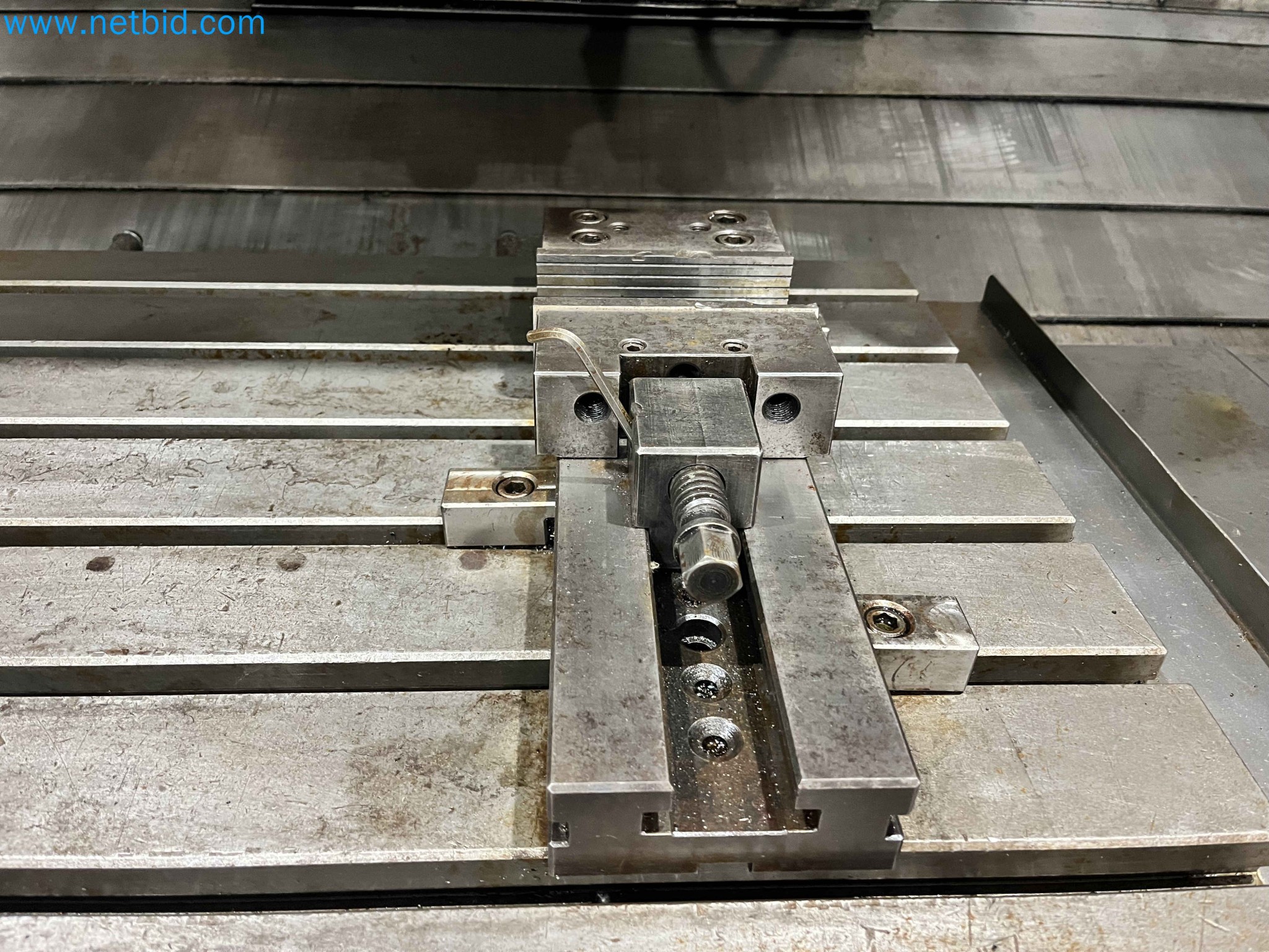 Dražba strojev za obdelavo kovin iz vec zaprtih podjetij na Portugalskem-8