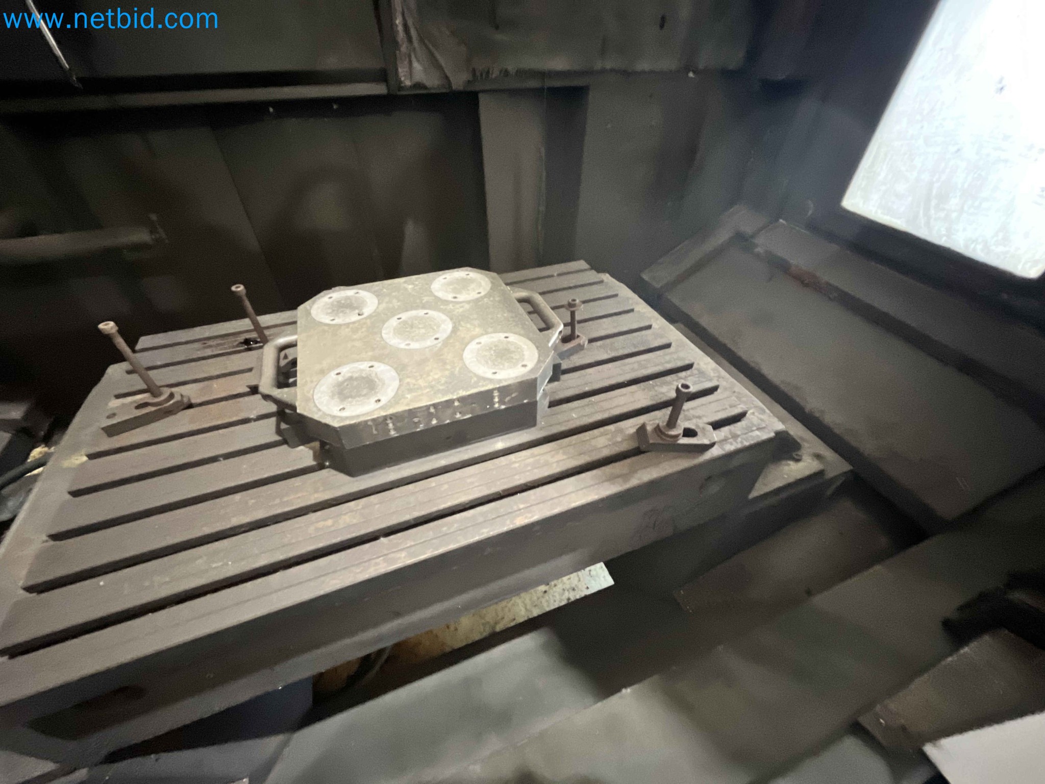 Dražba strojev za obdelavo kovin iz vec zaprtih podjetij na Portugalskem-4