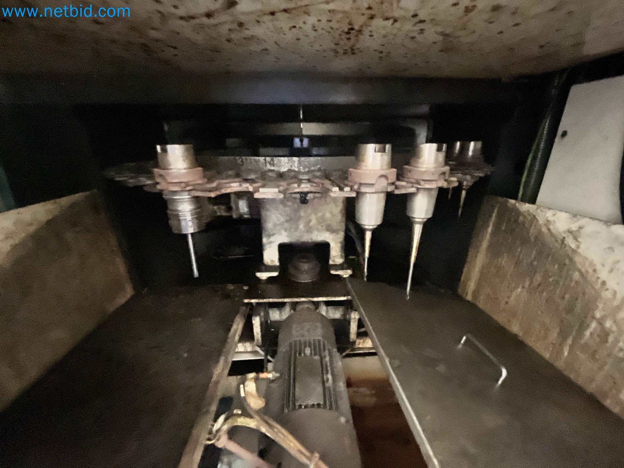 Dražba strojev za obdelavo kovin iz vec zaprtih podjetij na Portugalskem-9