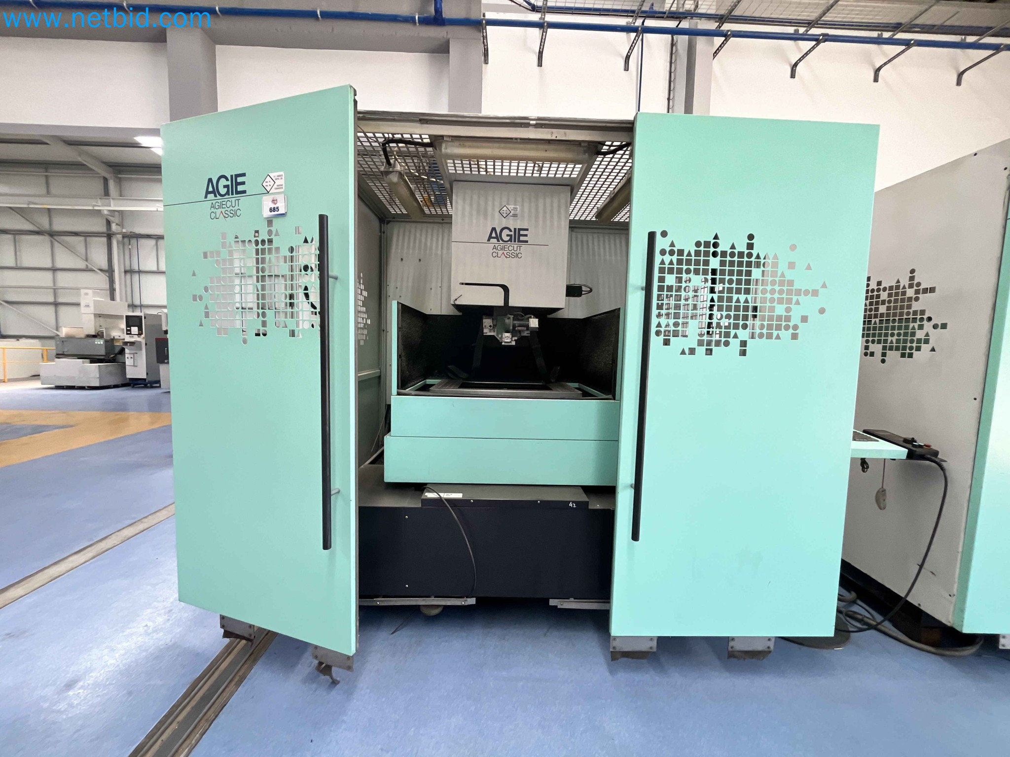 Aukce kovozpracujících stroju z nekolika uzavrených podniku v Portugalsku-12