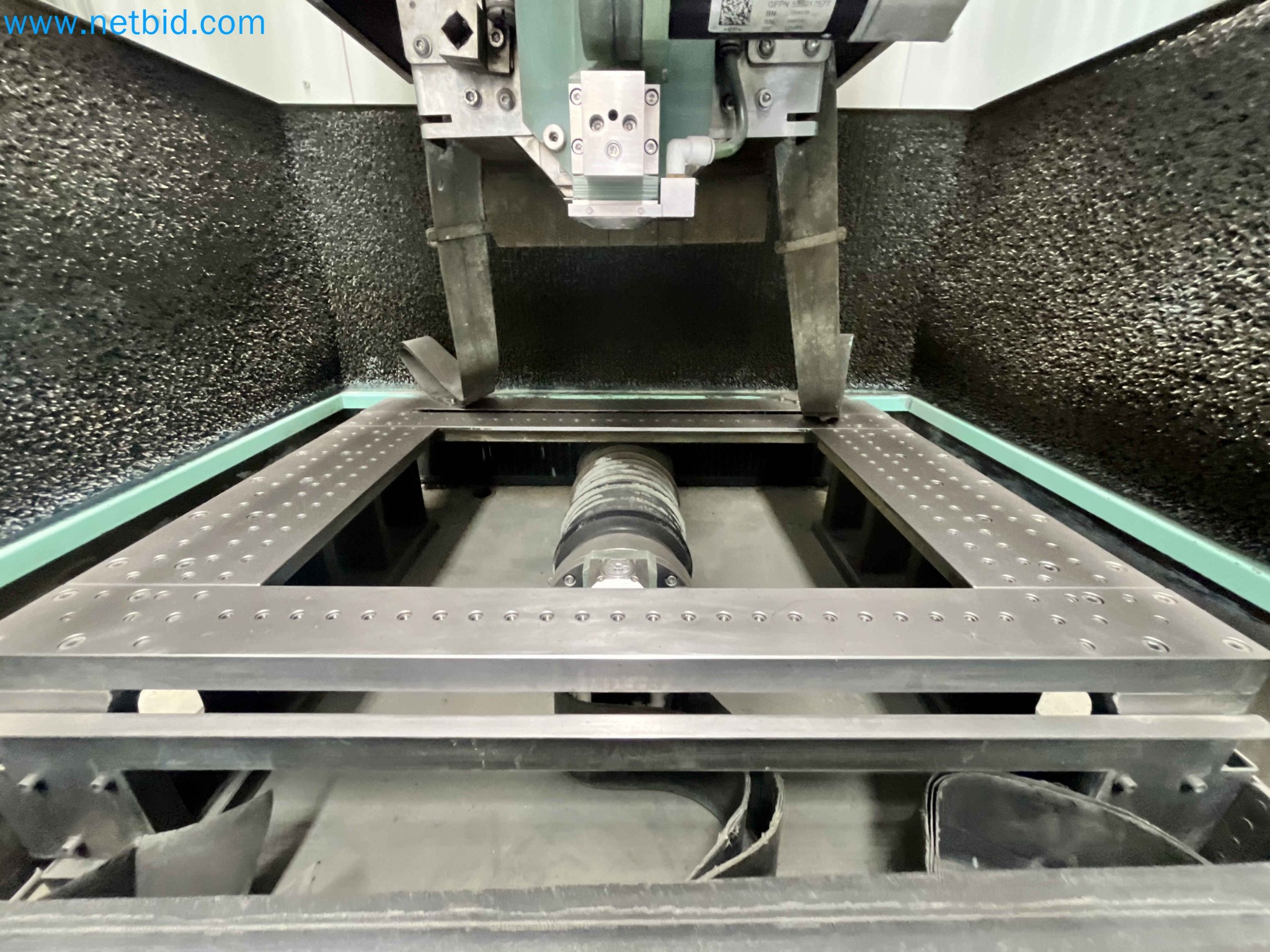 Aukce kovozpracujících stroju z nekolika uzavrených podniku v Portugalsku-17