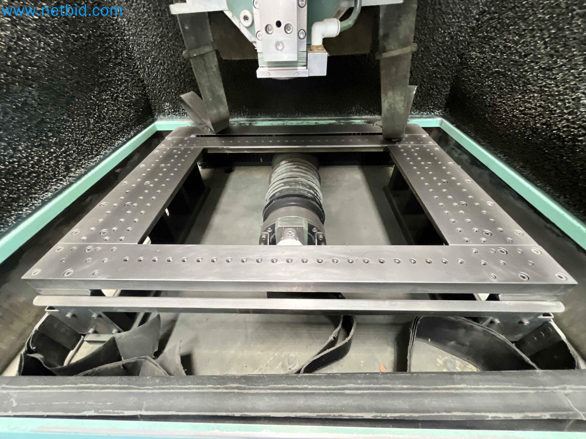 Aukce kovozpracujících stroju z nekolika uzavrených podniku v Portugalsku-3