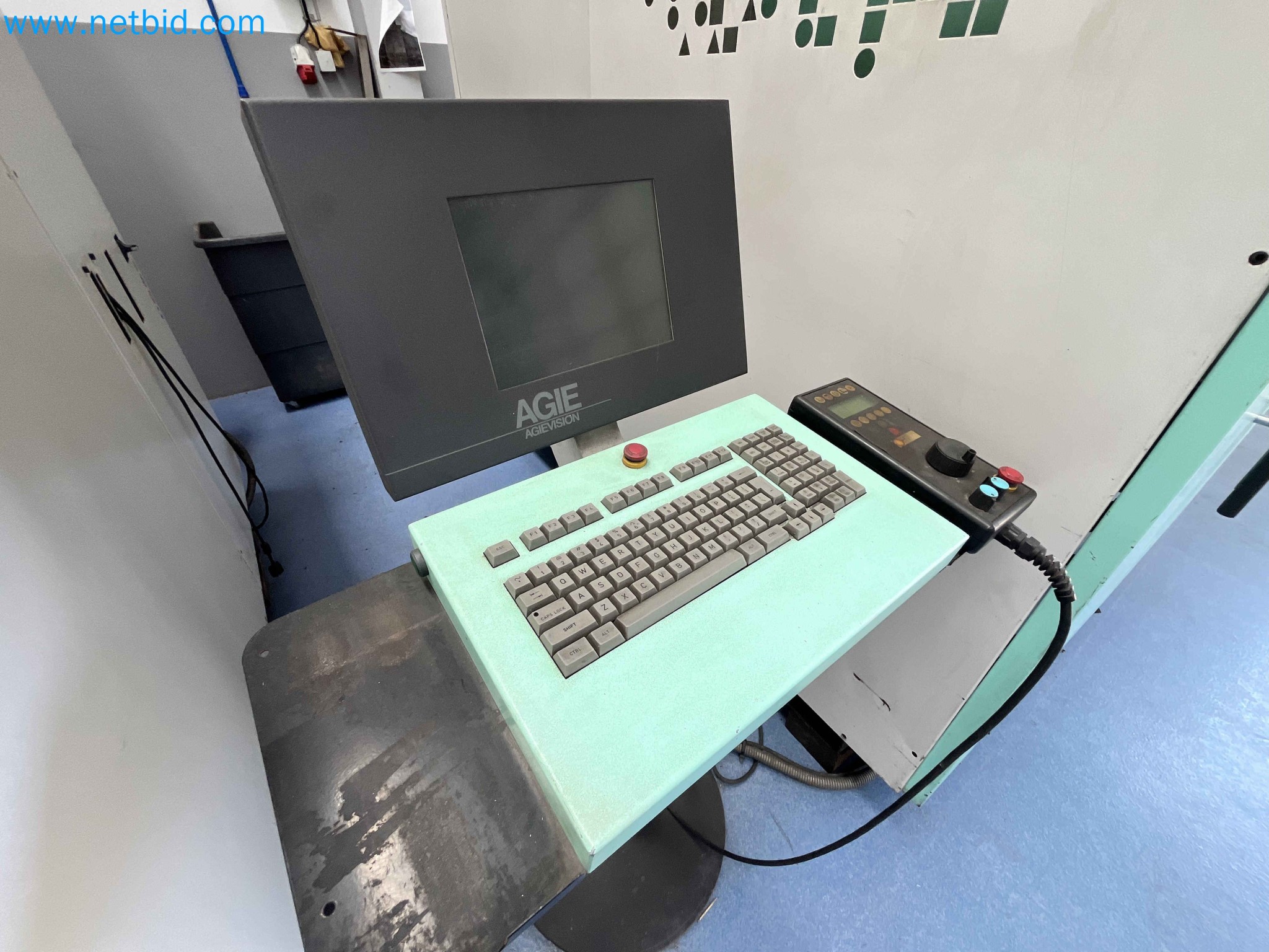 Aukce kovozpracujících stroju z nekolika uzavrených podniku v Portugalsku-10