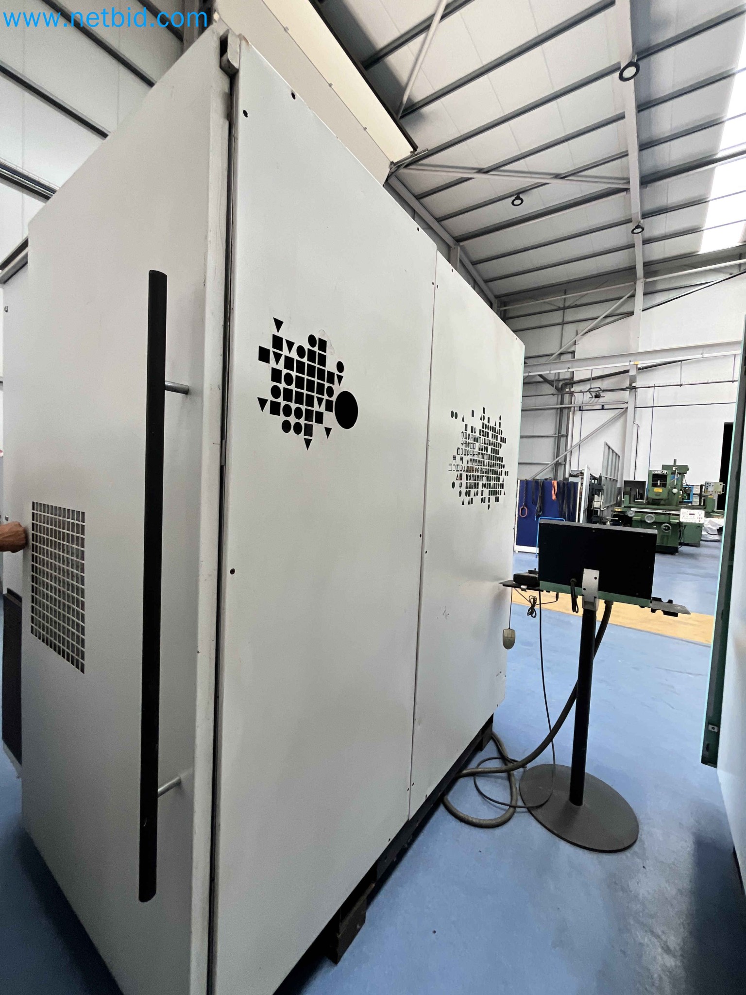 Aukce kovozpracujících stroju z nekolika uzavrených podniku v Portugalsku-8