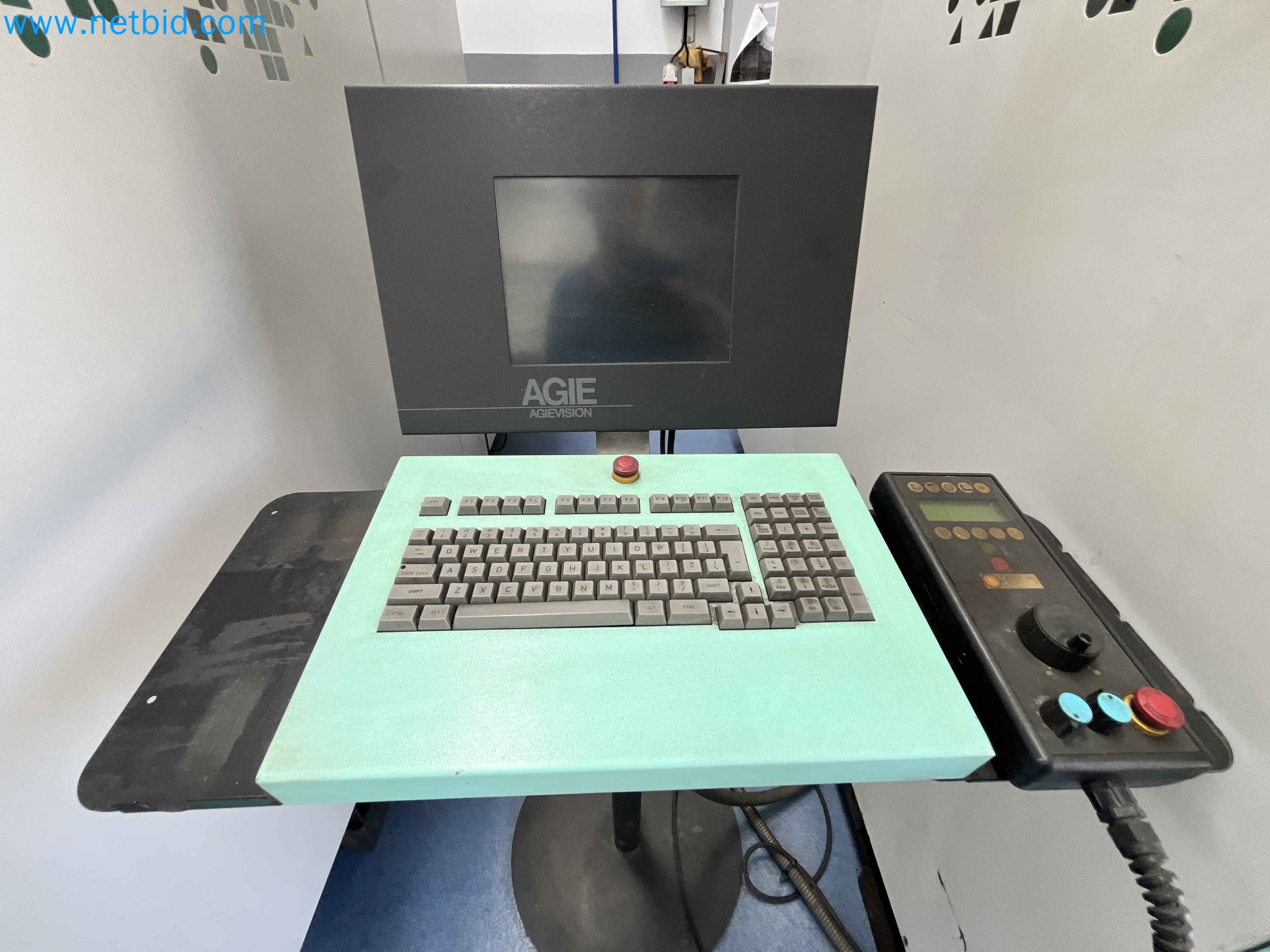 Aukce kovozpracujících stroju z nekolika uzavrených podniku v Portugalsku-9