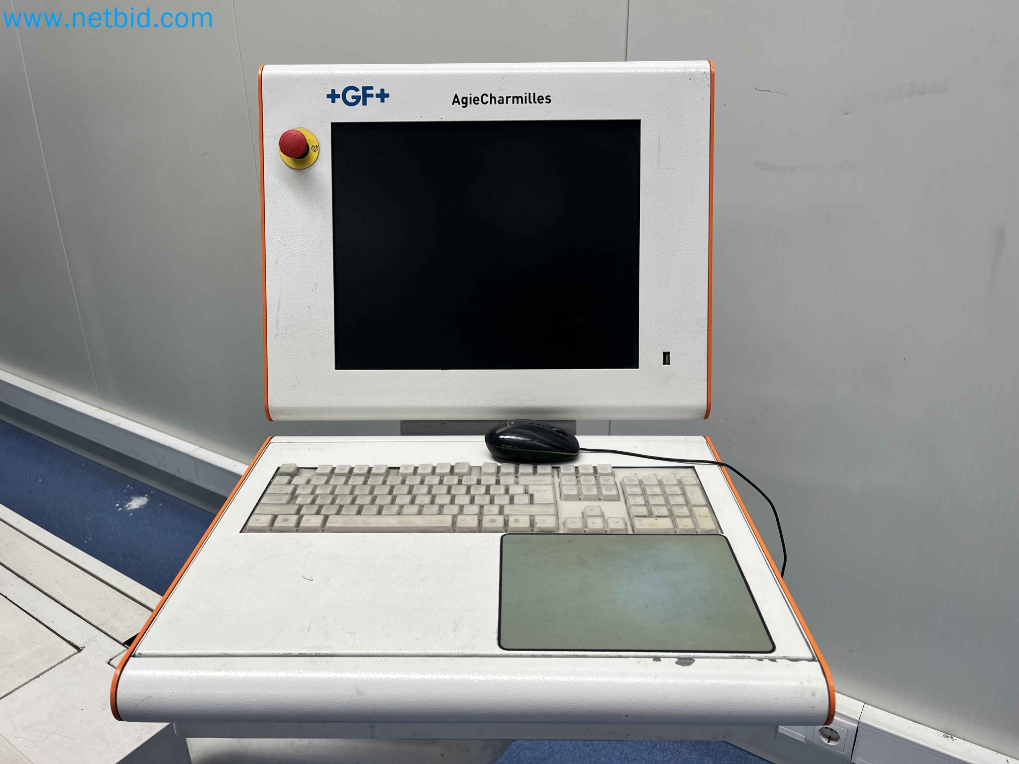 Aukce kovozpracujících stroju z nekolika uzavrených podniku v Portugalsku-24