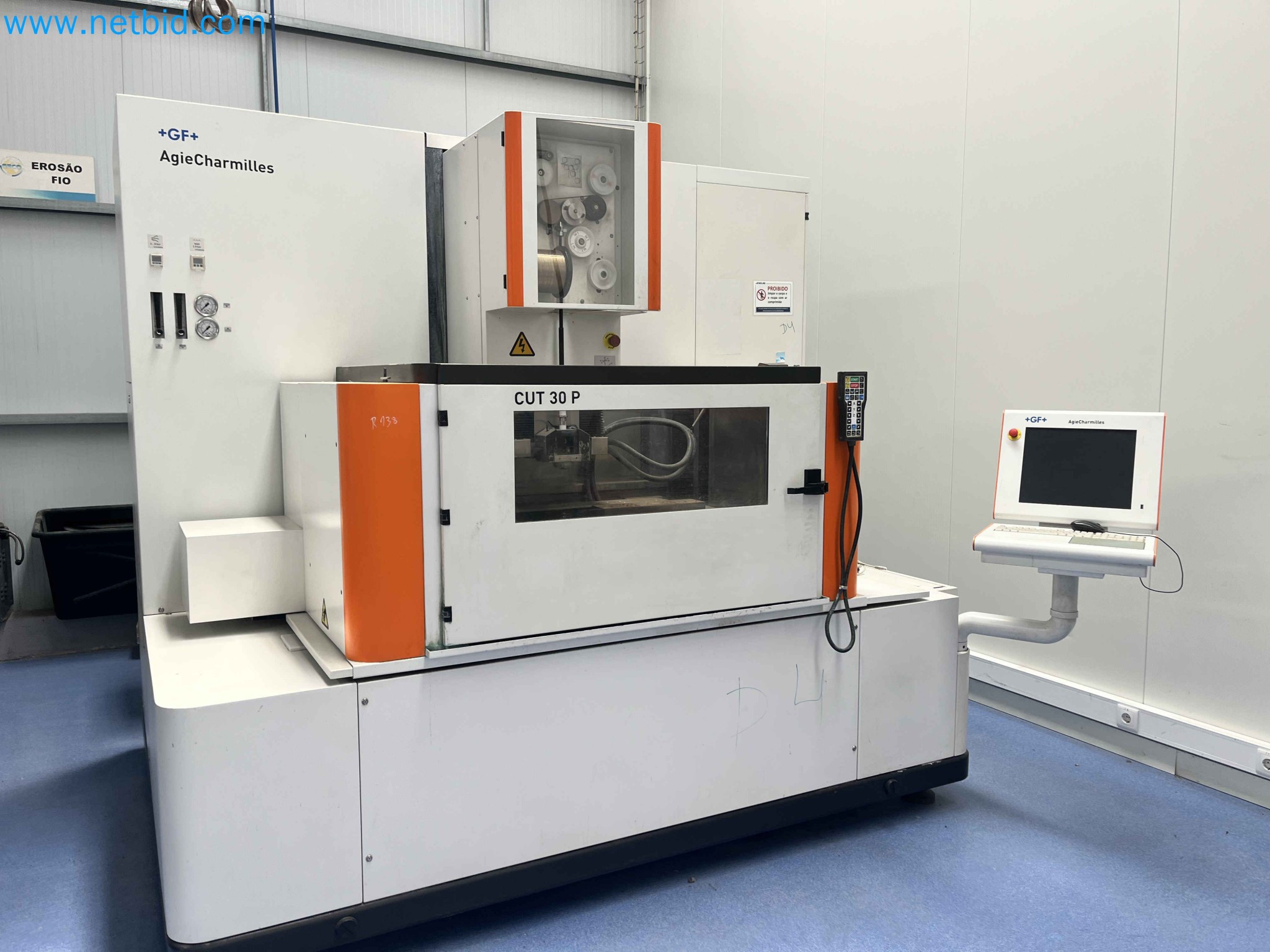 Aukce kovozpracujících stroju z nekolika uzavrených podniku v Portugalsku-2