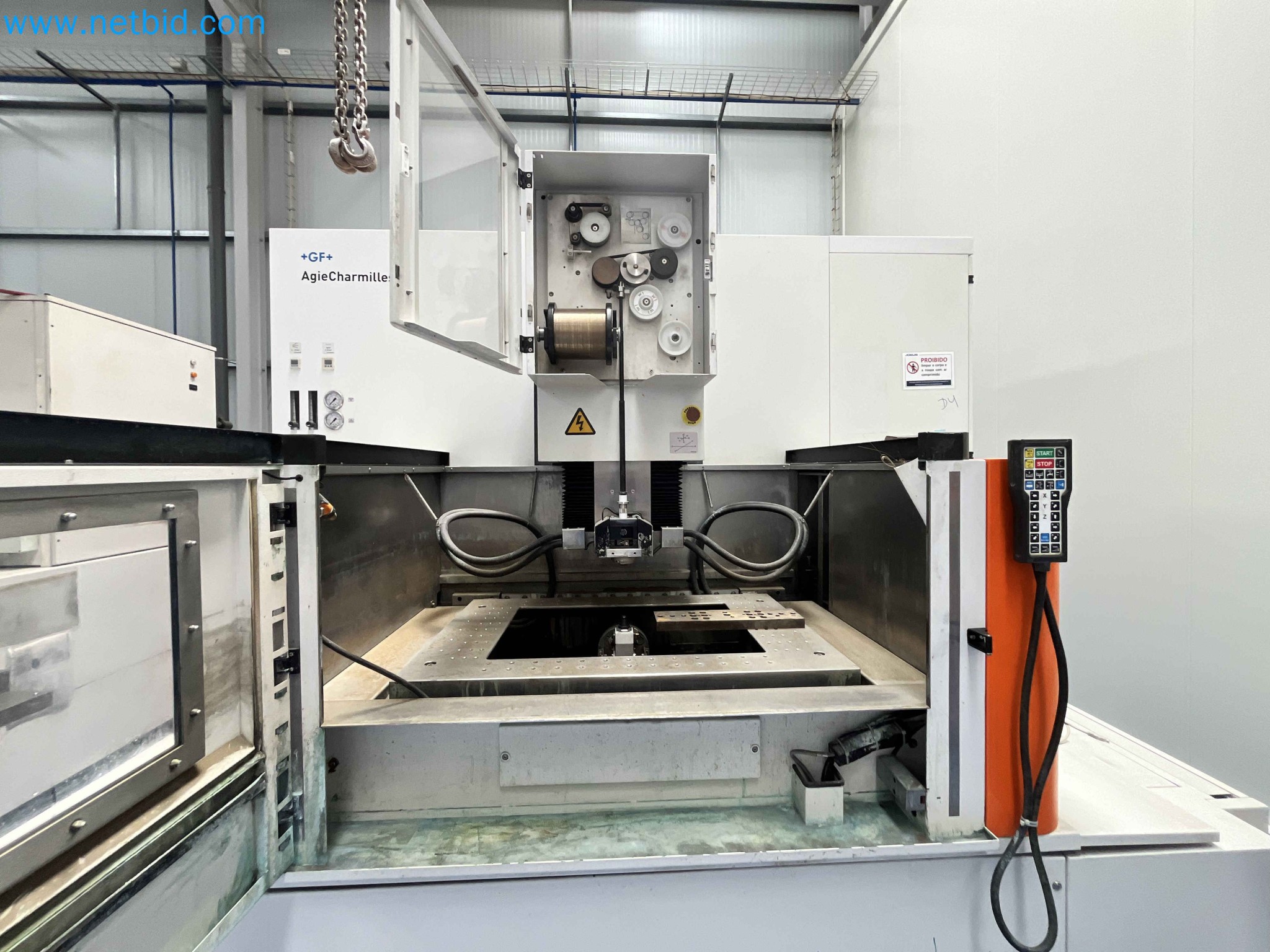 Aukce kovozpracujících stroju z nekolika uzavrených podniku v Portugalsku-38