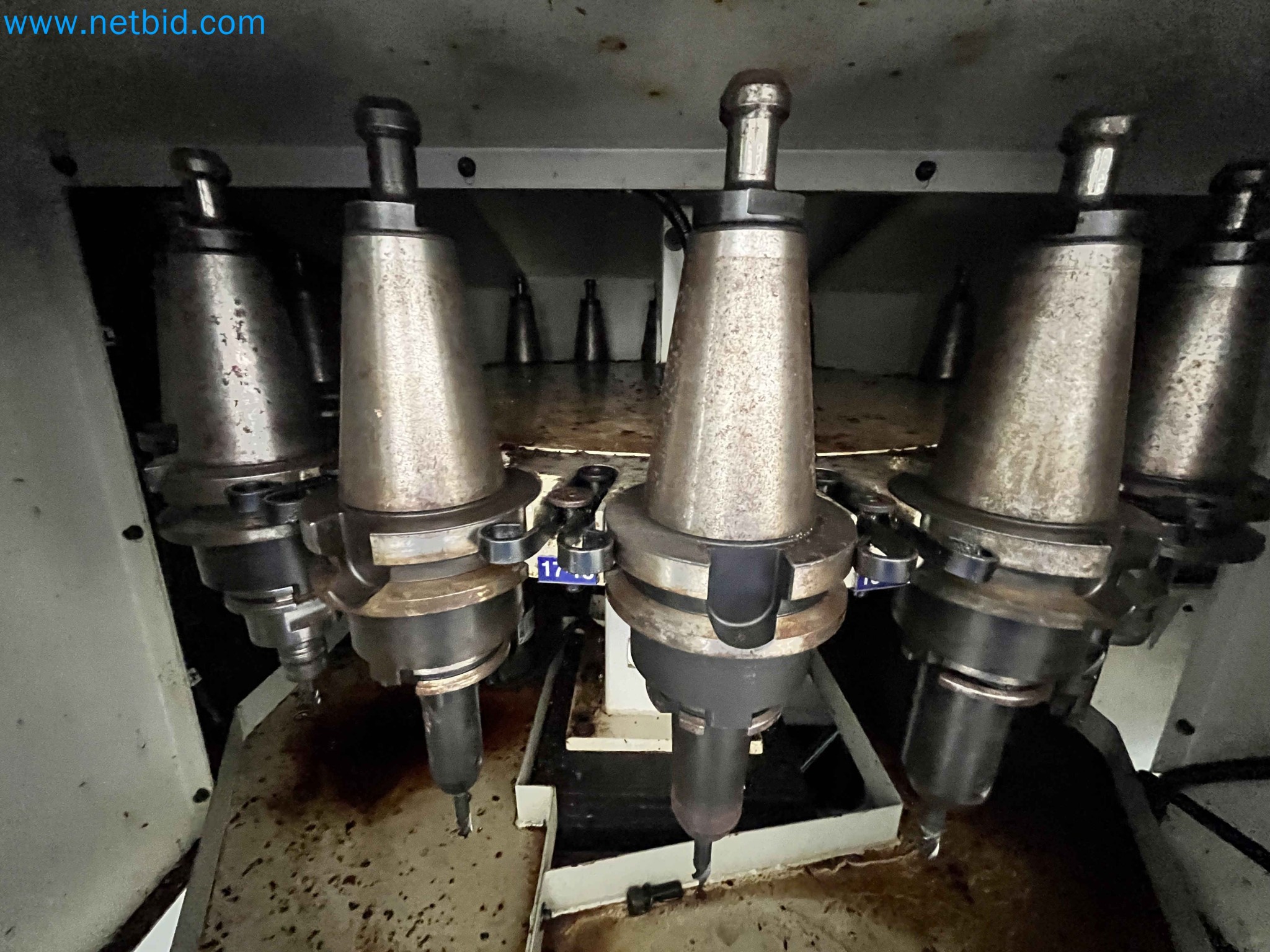 Aukce kovozpracujících stroju z nekolika uzavrených podniku v Portugalsku-12