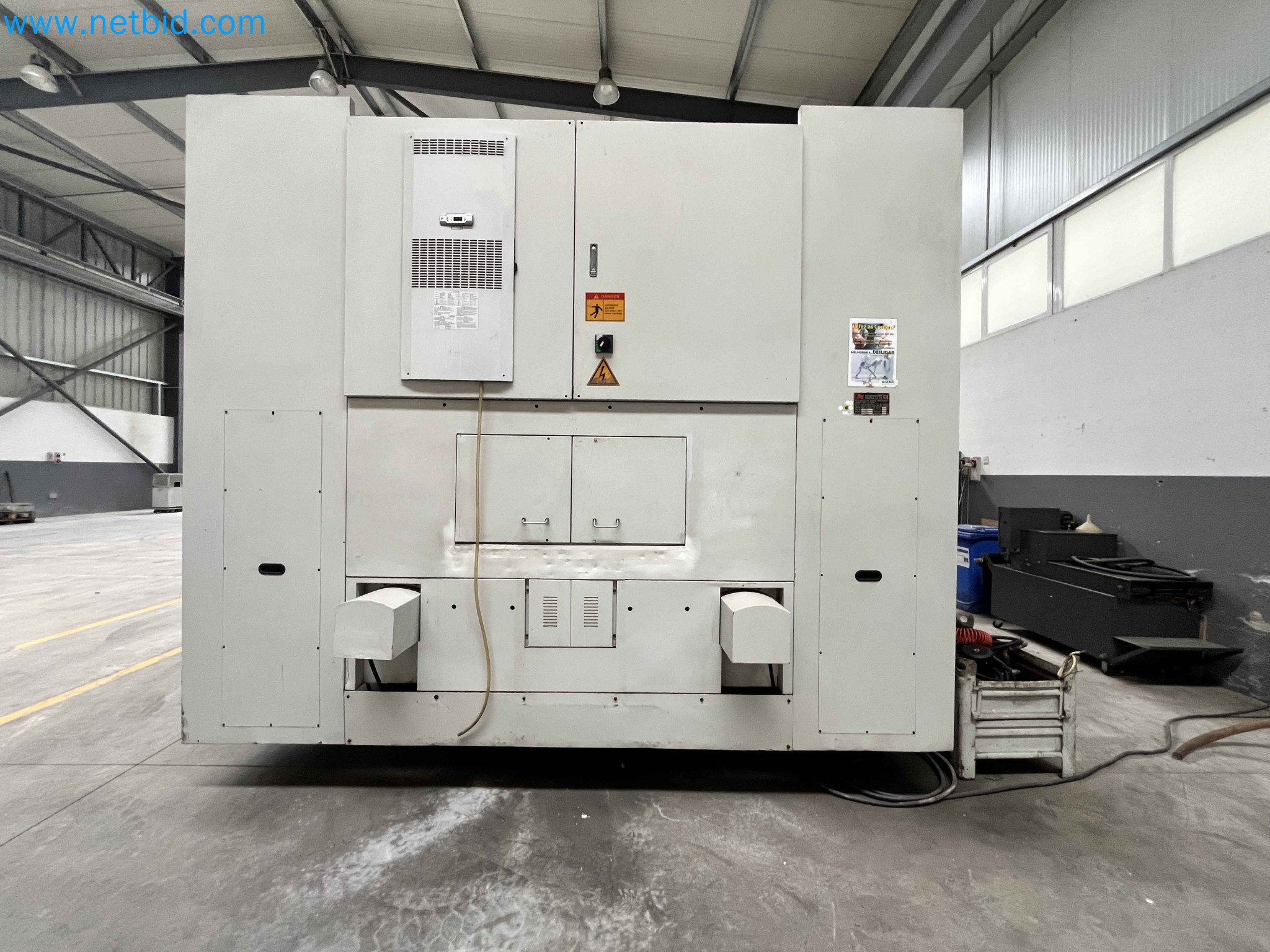 Aukce kovozpracujících stroju z nekolika uzavrených podniku v Portugalsku-25