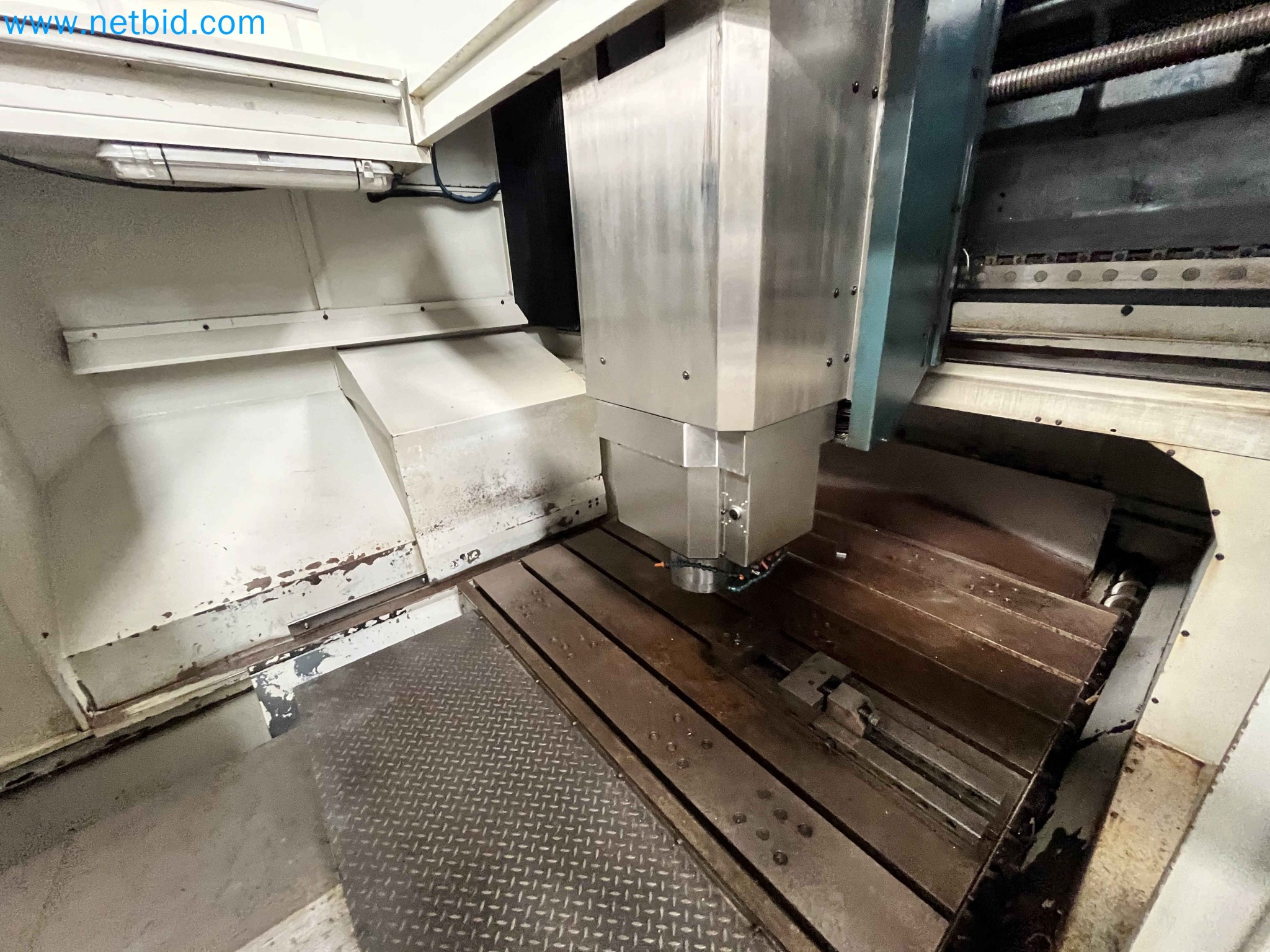 Aukce kovozpracujících stroju z nekolika uzavrených podniku v Portugalsku-5