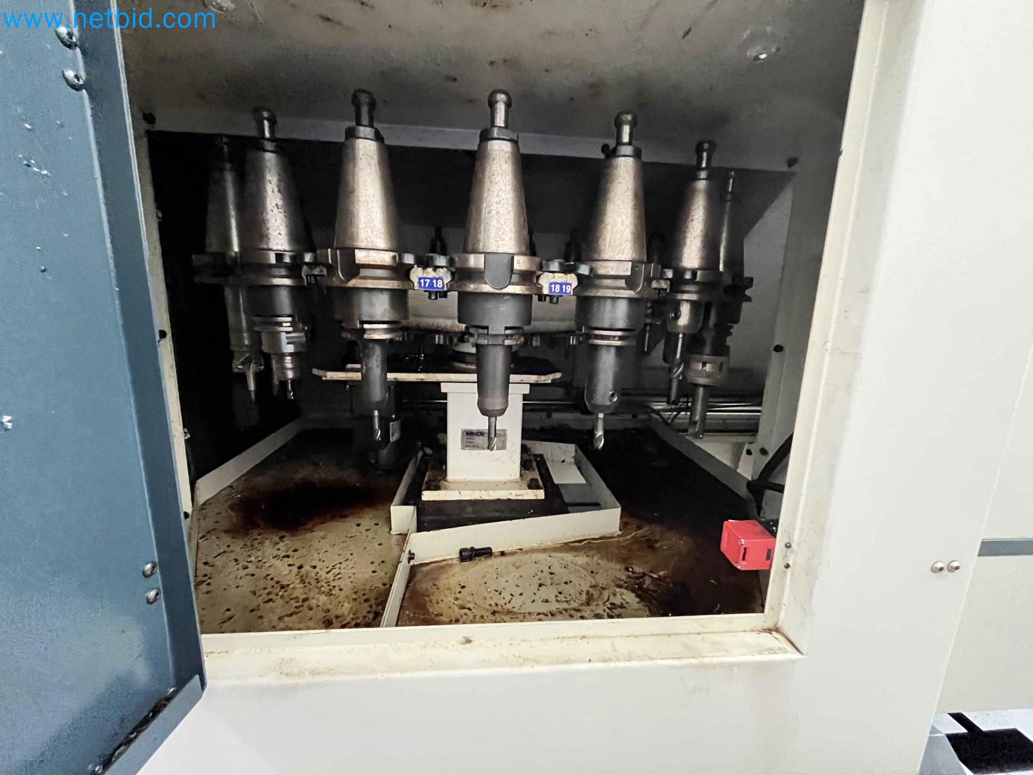 Aukce kovozpracujících stroju z nekolika uzavrených podniku v Portugalsku-9