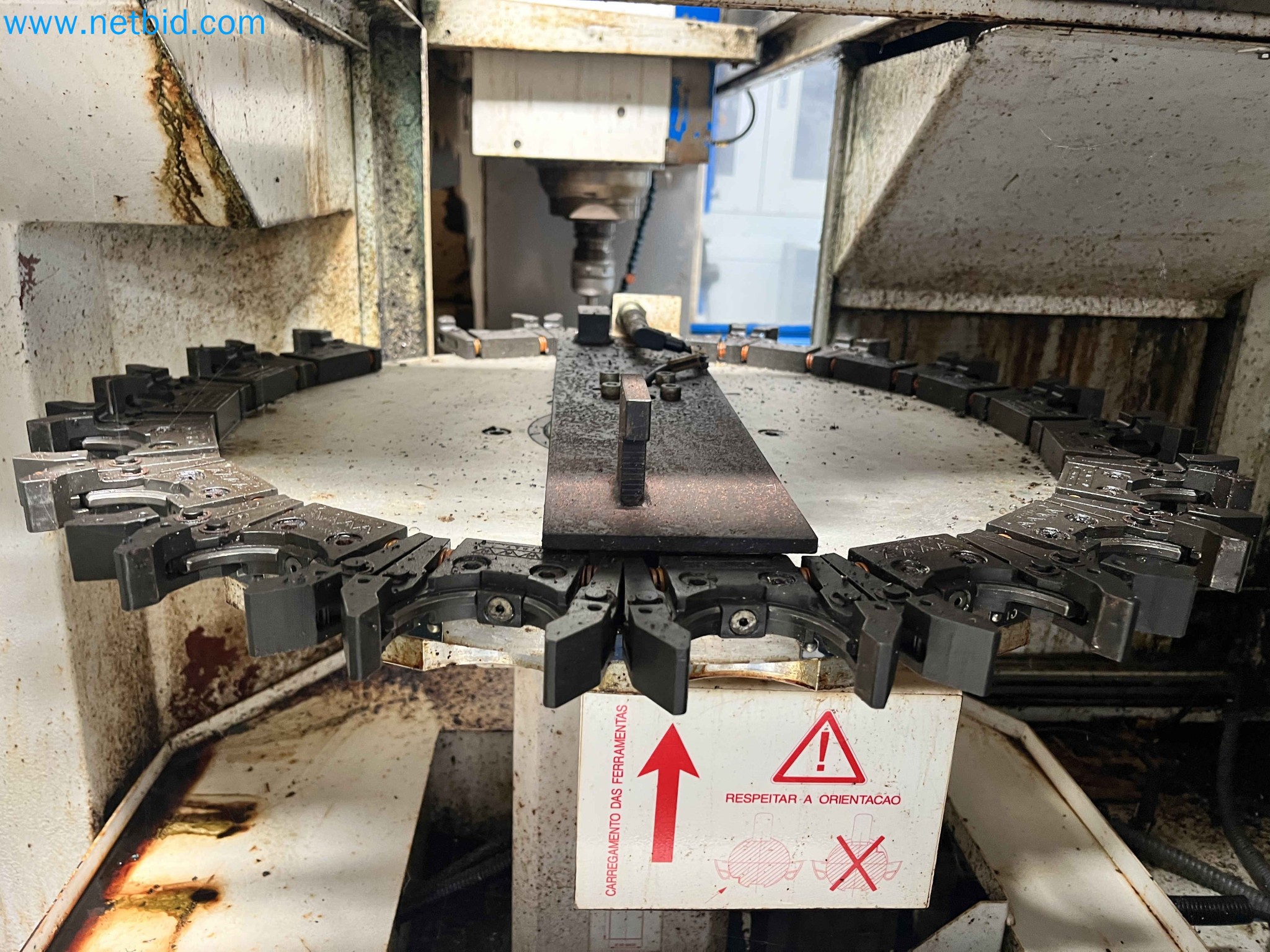 Aukce kovozpracujících stroju z nekolika uzavrených podniku v Portugalsku-11