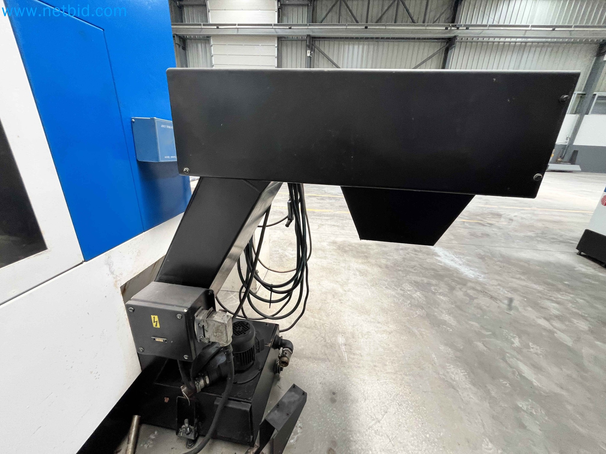 Aukce kovozpracujících stroju z nekolika uzavrených podniku v Portugalsku-13